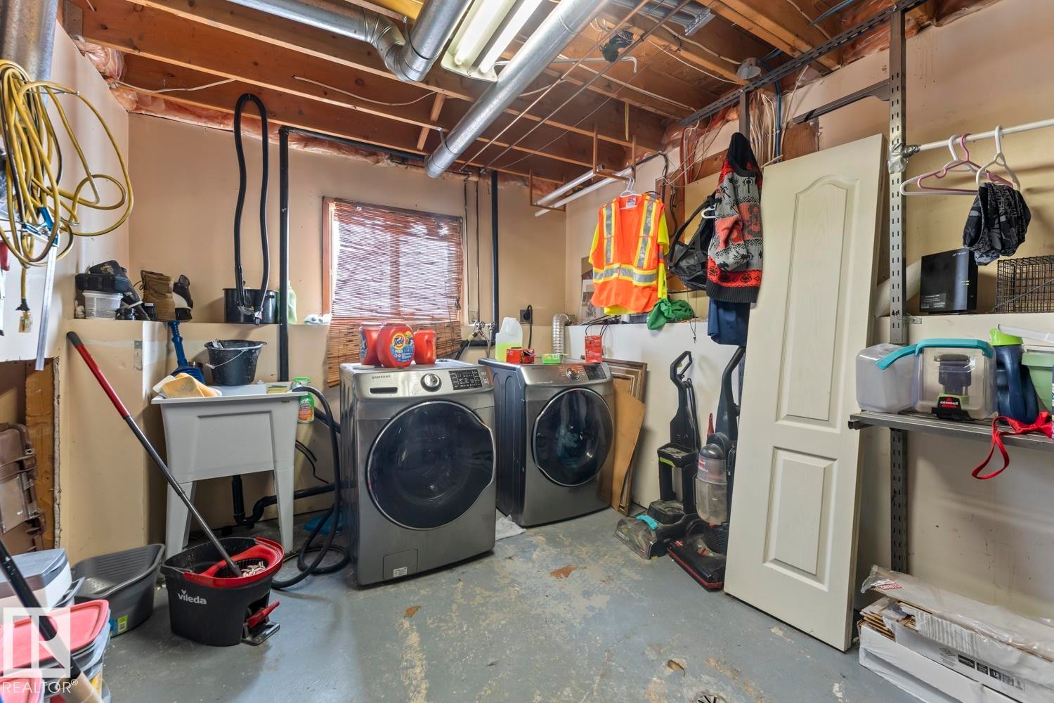 1815 Forest Drive, Cold Lake, AB - Indoor Photo Showing Laundry Room