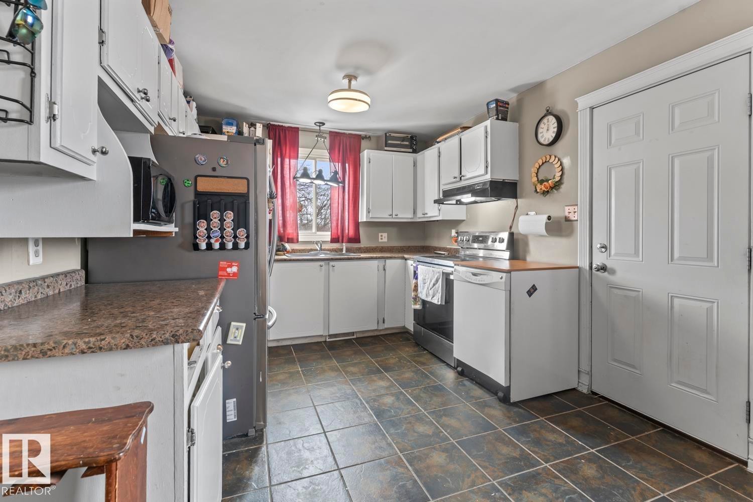 1815 Forest Drive, Cold Lake, AB - Indoor Photo Showing Kitchen With Double Sink