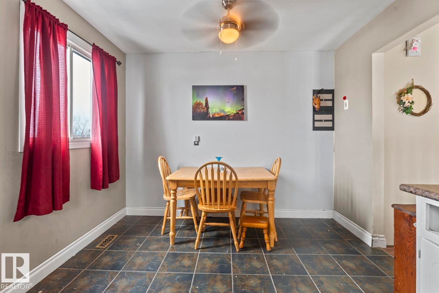 1815 Forest Drive, Cold Lake, AB - Indoor Photo Showing Dining Room