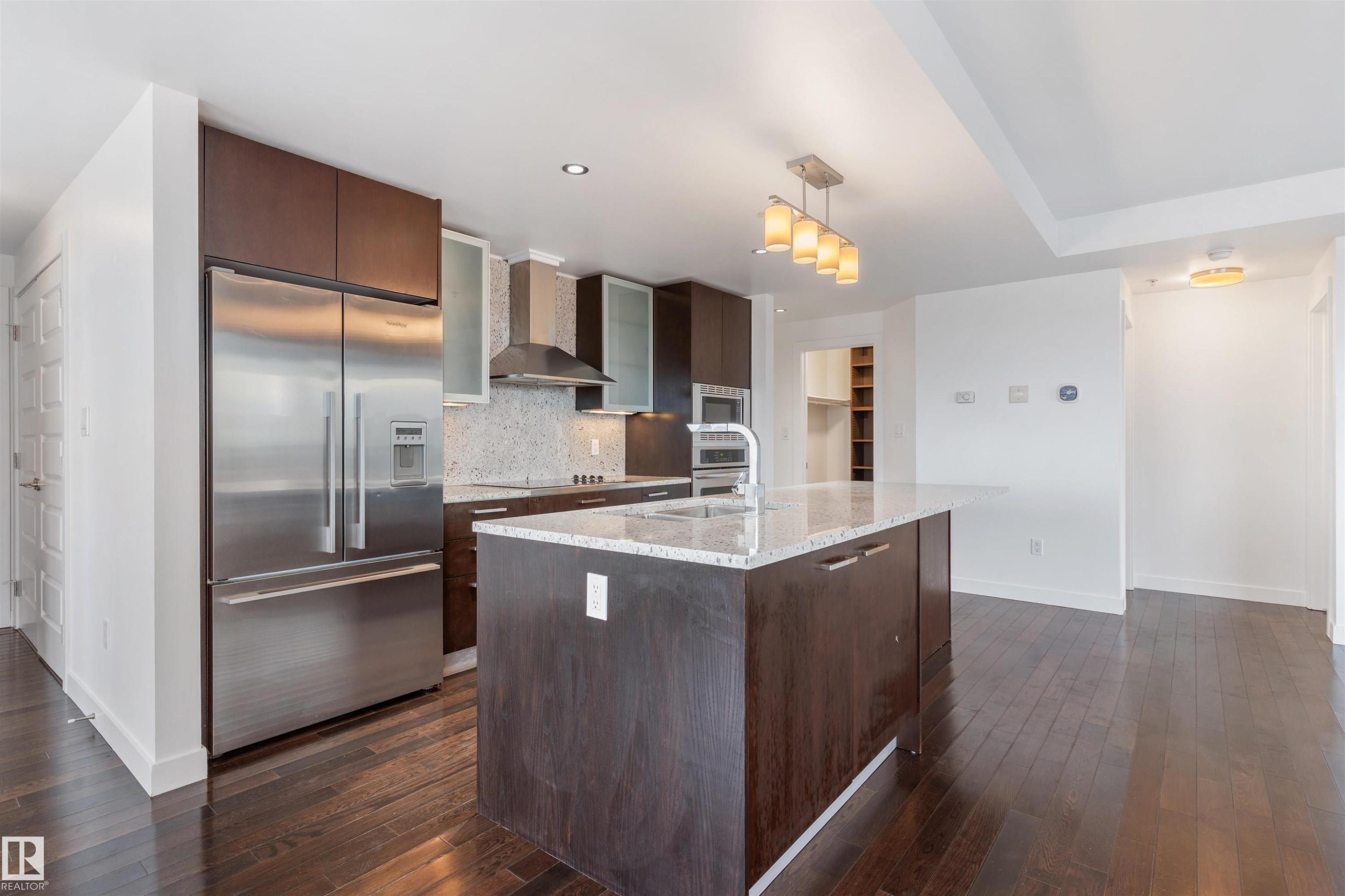 #1901 10388 105 St Nw, Edmonton, AB - Indoor Photo Showing Kitchen With Upgraded Kitchen