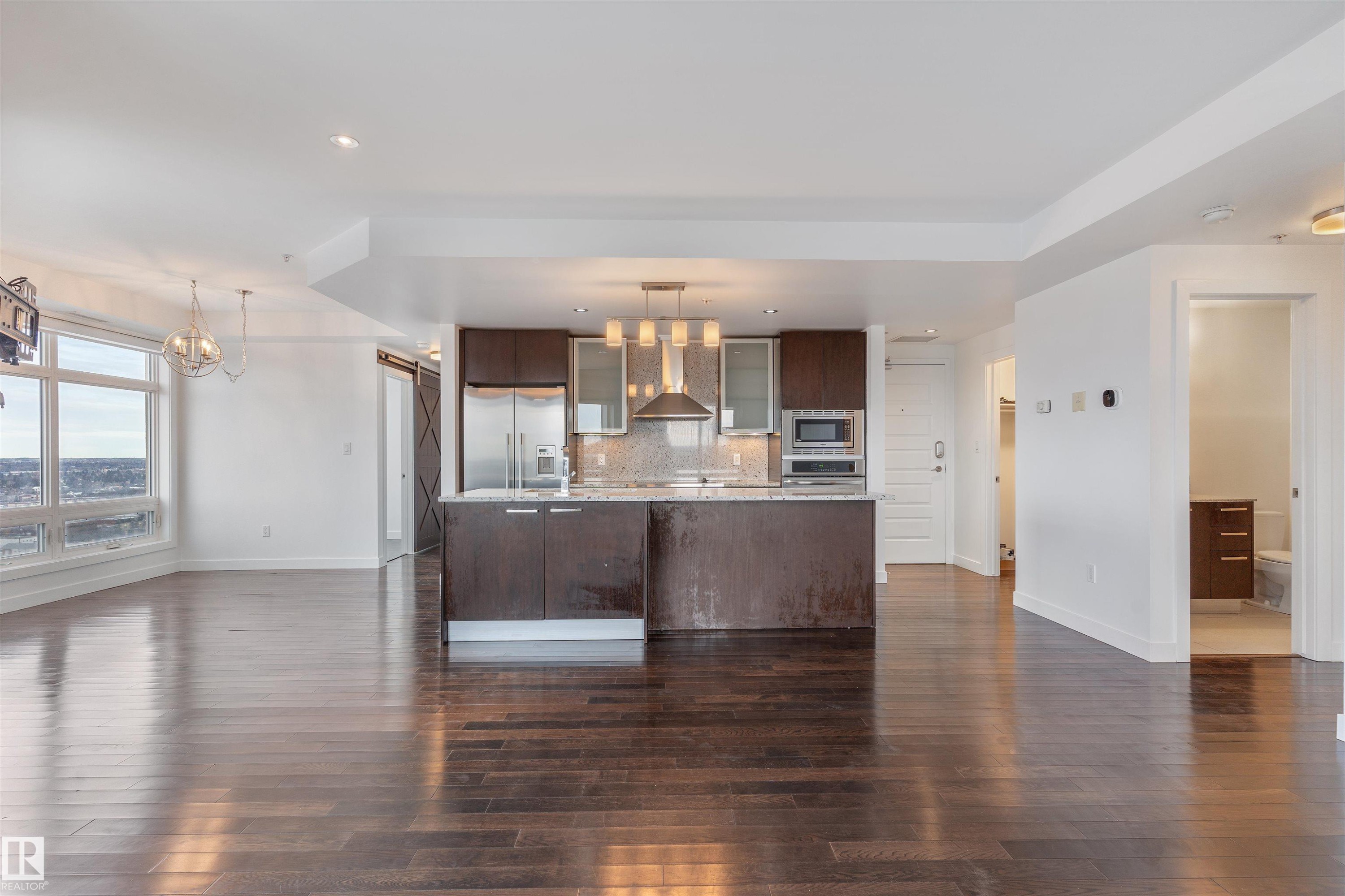 #1901 10388 105 St Nw, Edmonton, AB - Indoor Photo Showing Kitchen