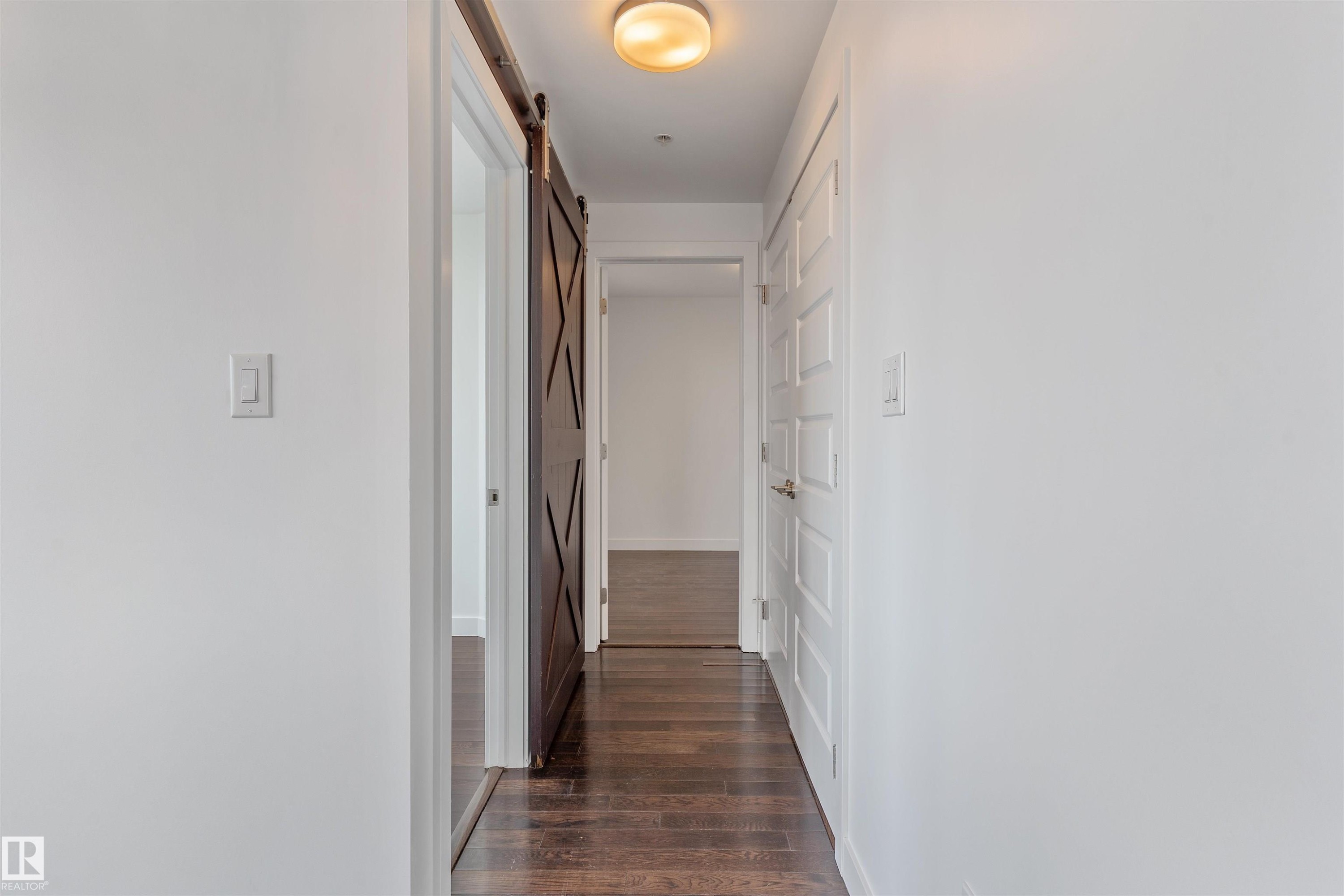 #1901 10388 105 St Nw, Edmonton, AB - Indoor Photo Showing Other Room