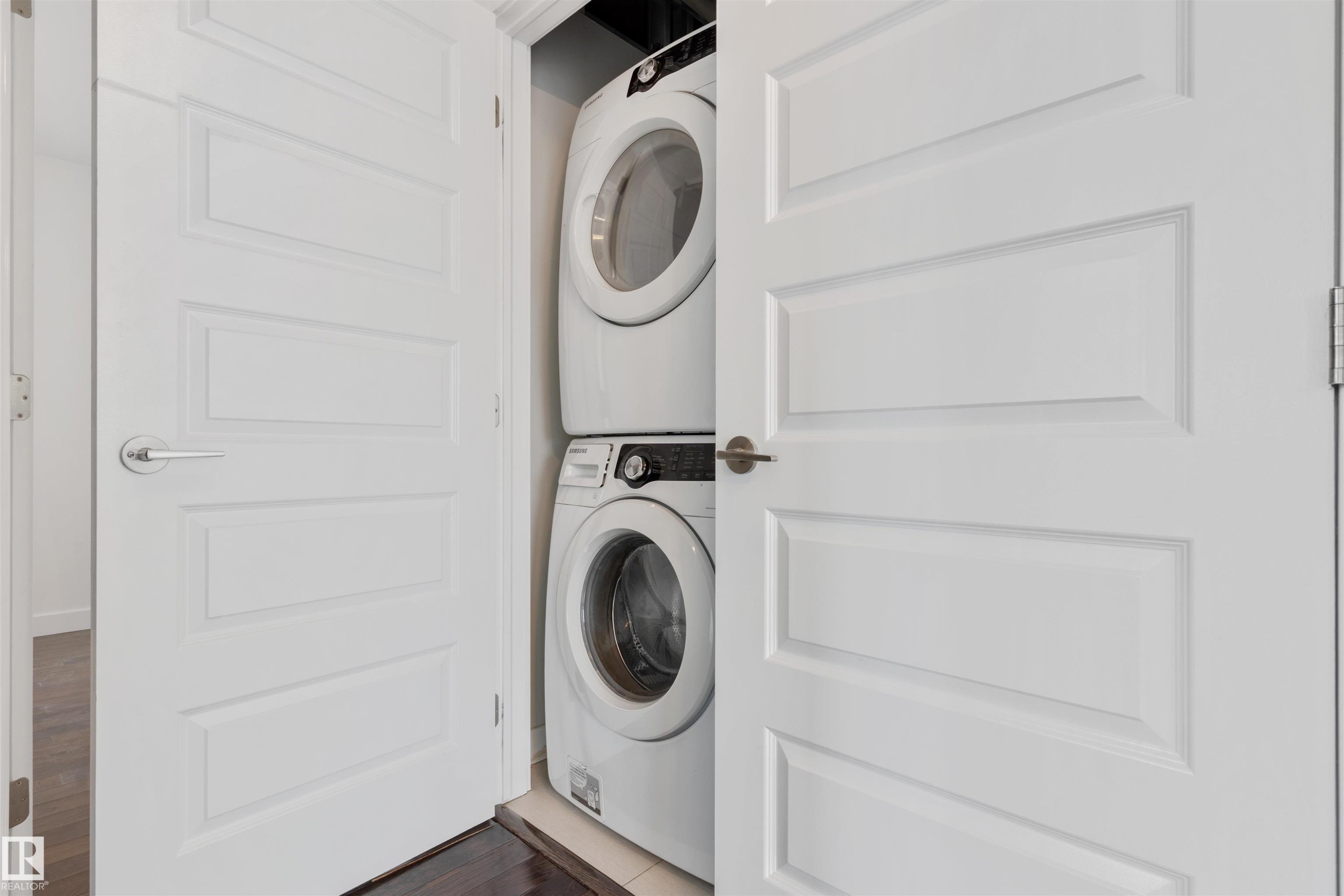 #1901 10388 105 St Nw, Edmonton, AB - Indoor Photo Showing Laundry Room