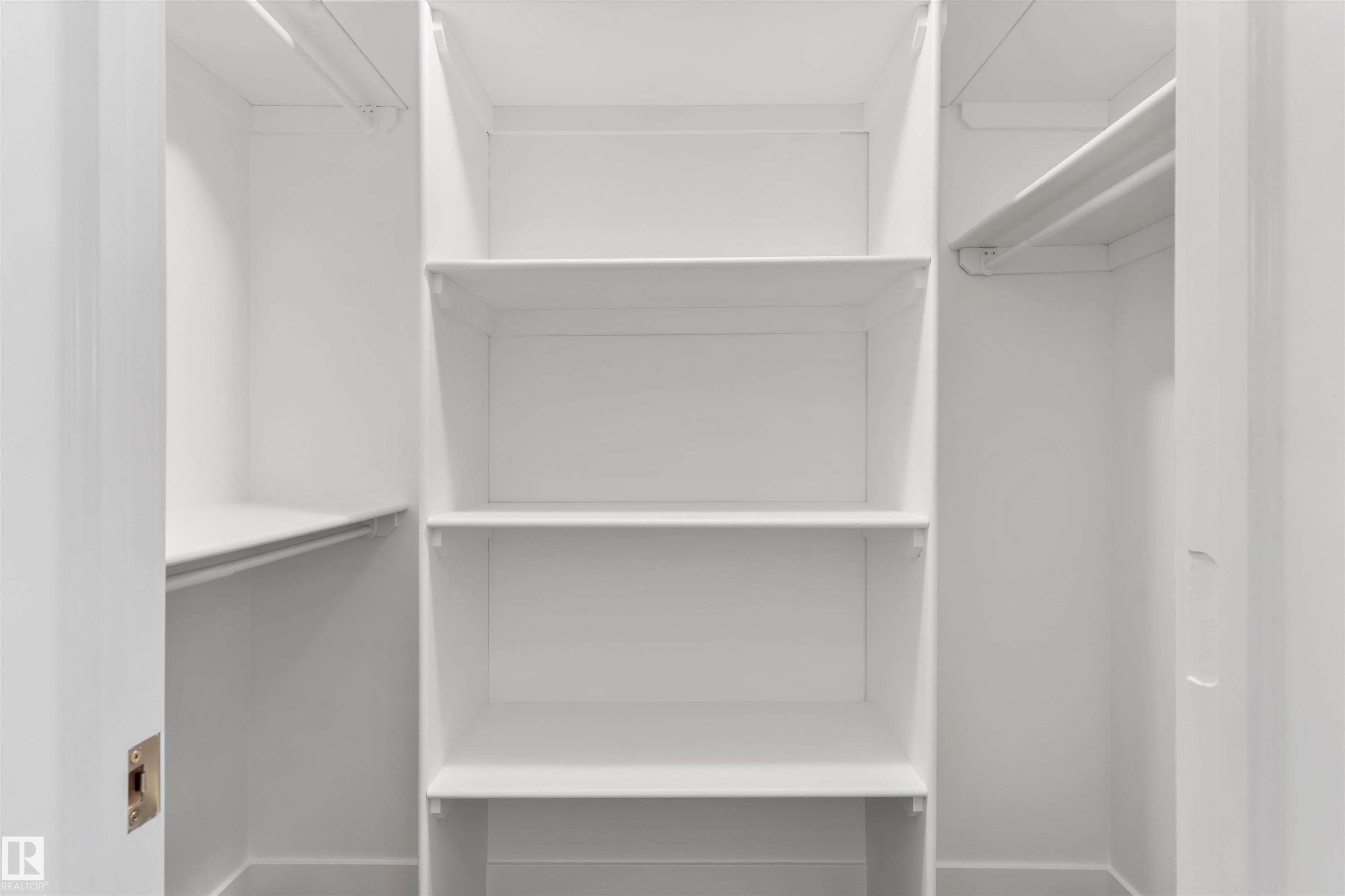 #1901 10388 105 St Nw, Edmonton, AB - Indoor With Storage