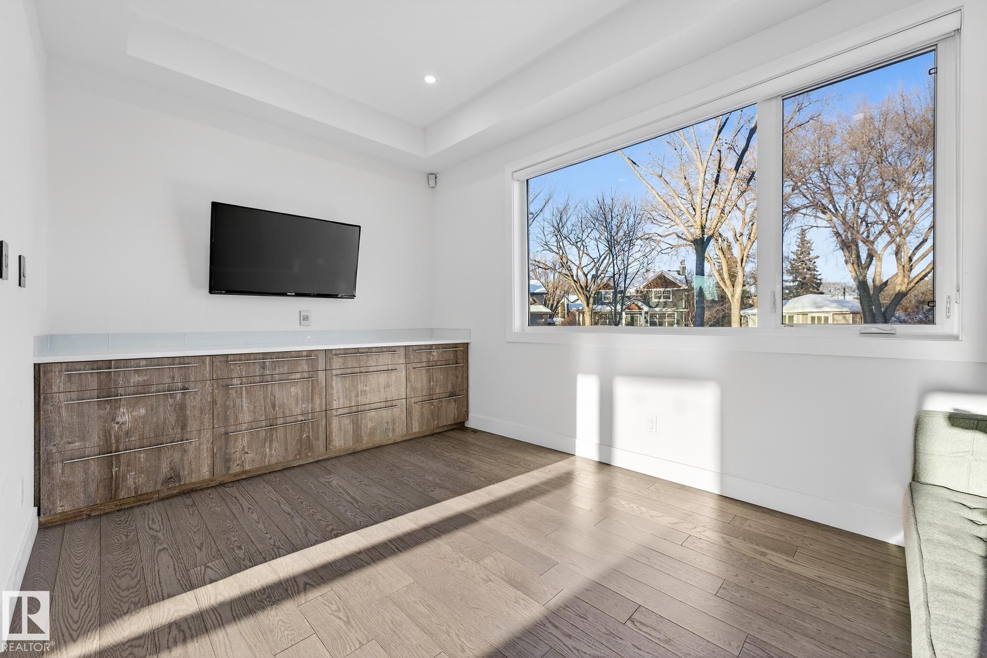 14643 92A Avenue, Edmonton, AB - Indoor Photo Showing Other Room