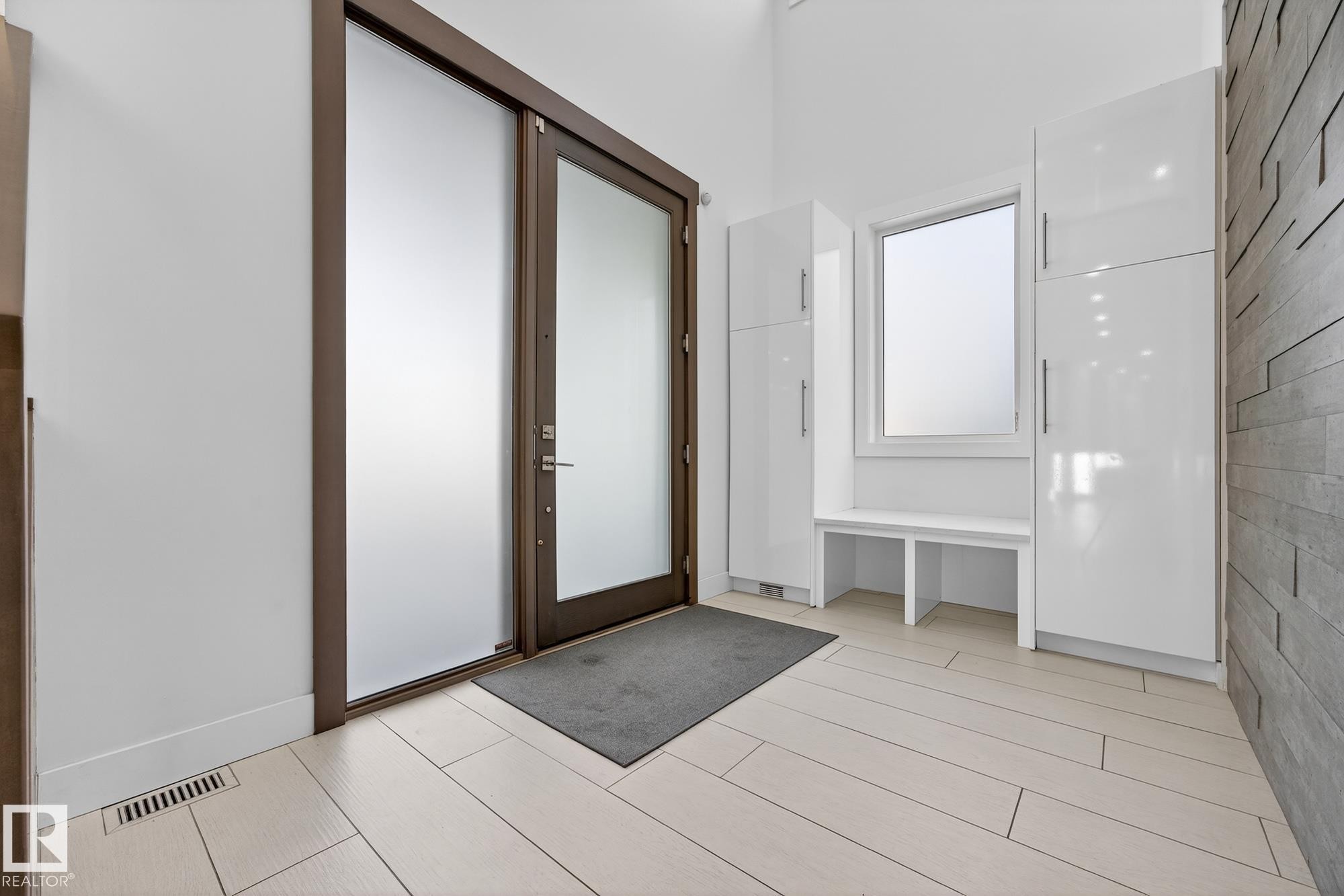 14643 92A Avenue, Edmonton, AB - Indoor Photo Showing Other Room
