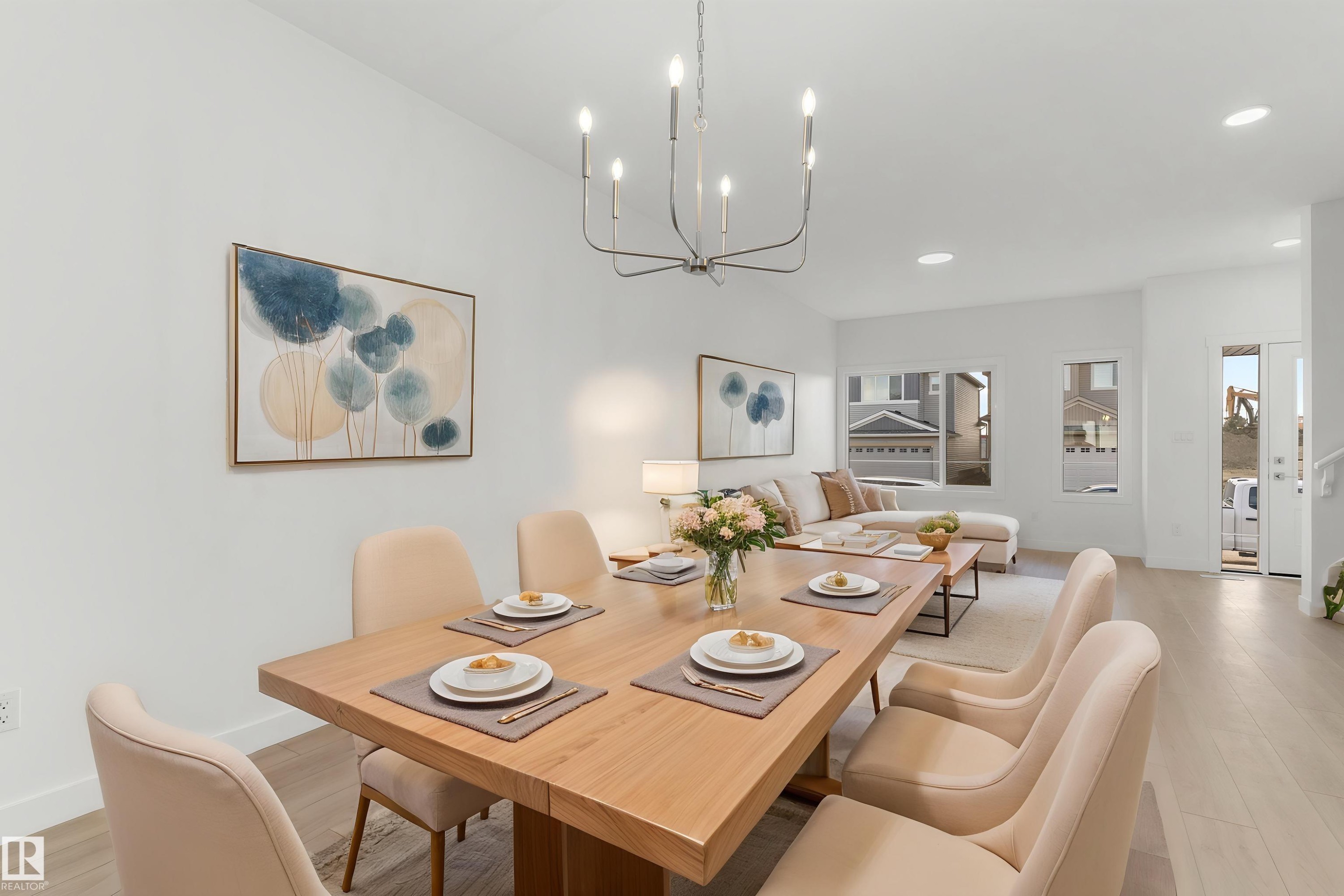 1056 14 Avenue Nw, Edmonton, AB - Indoor Photo Showing Dining Room