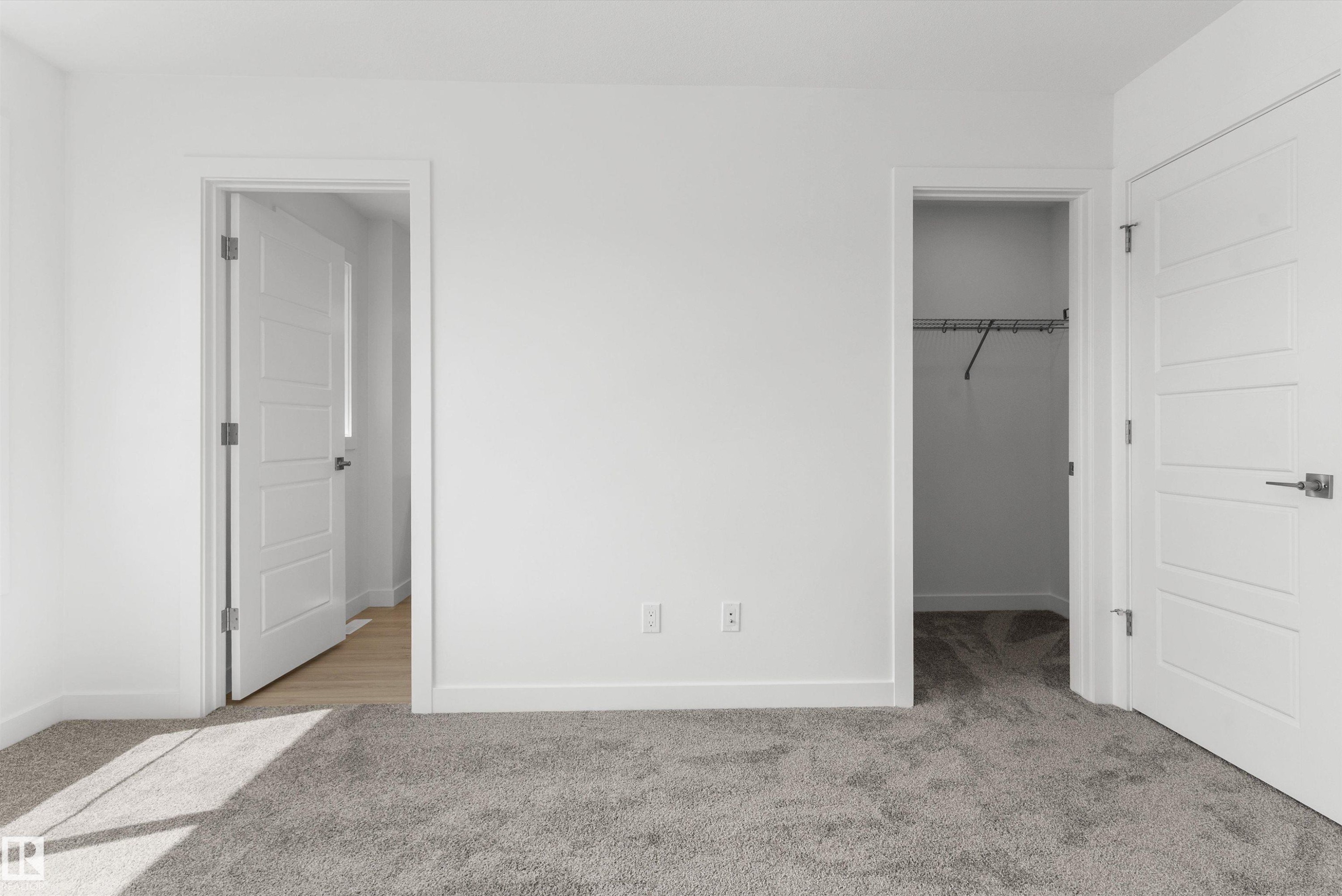 1056 14 Avenue Nw, Edmonton, AB - Indoor