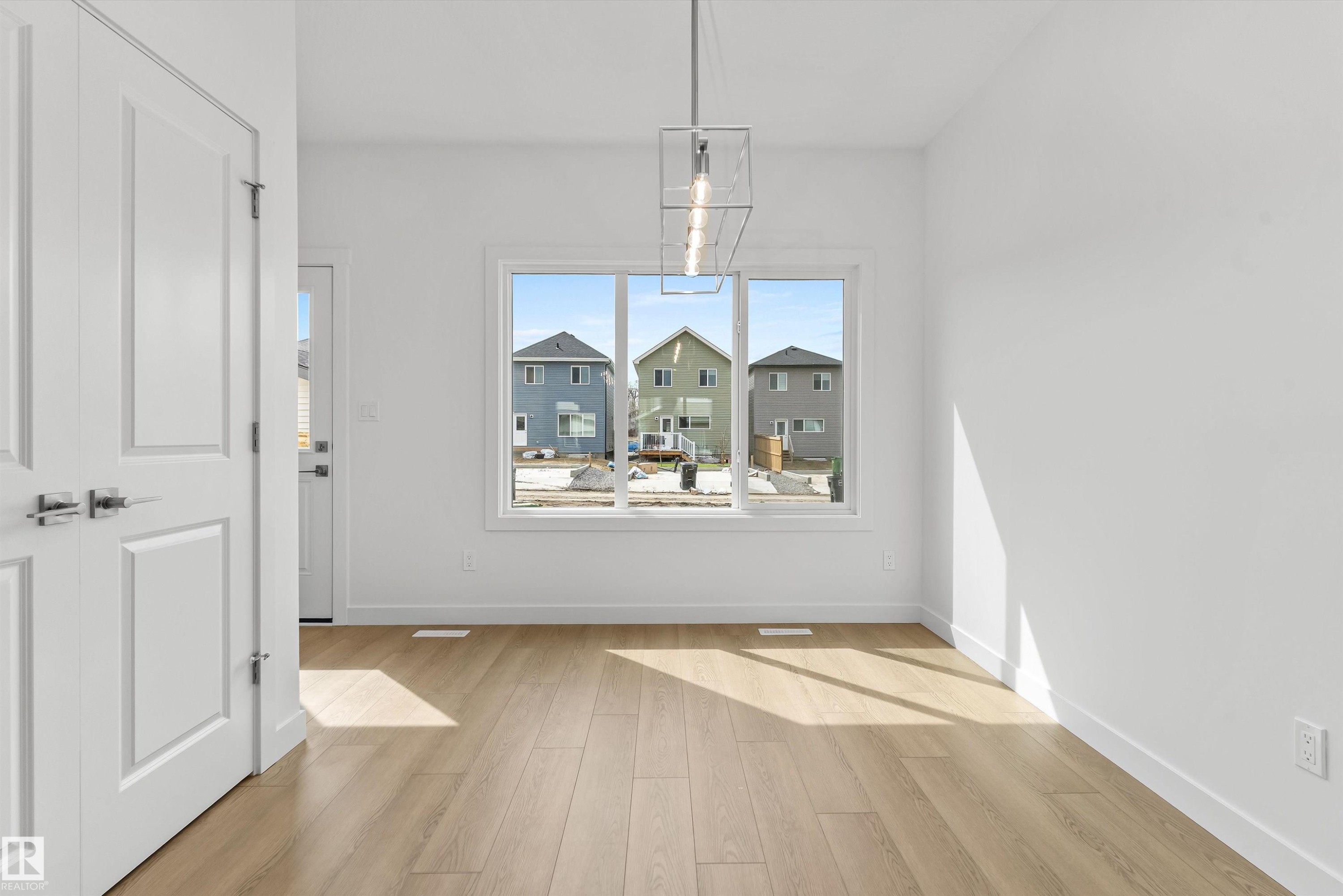 6265 175A Avenue Nw, Edmonton, AB - Indoor Photo Showing Other Room