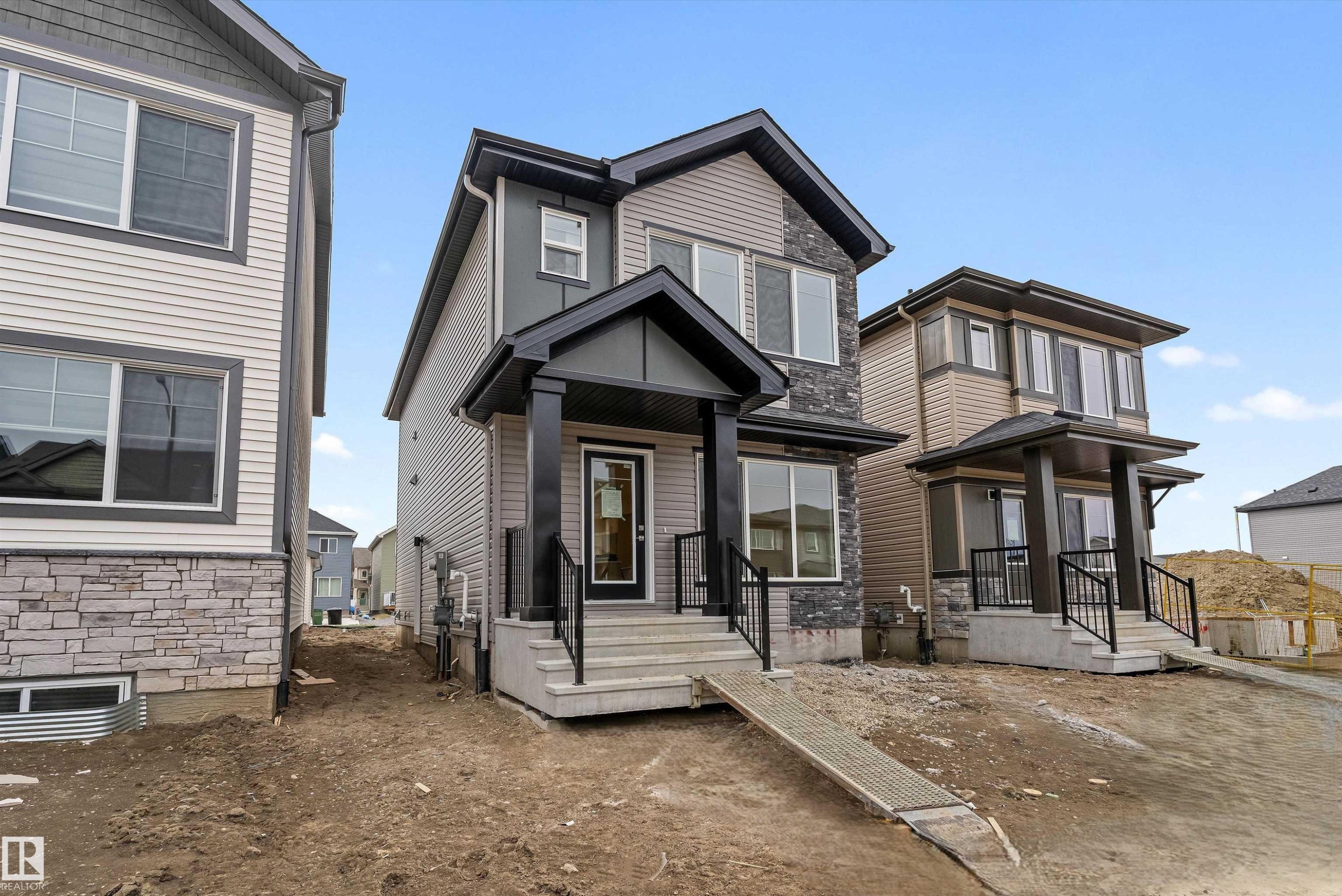 6265 175A Avenue Nw, Edmonton, AB - Outdoor With Facade