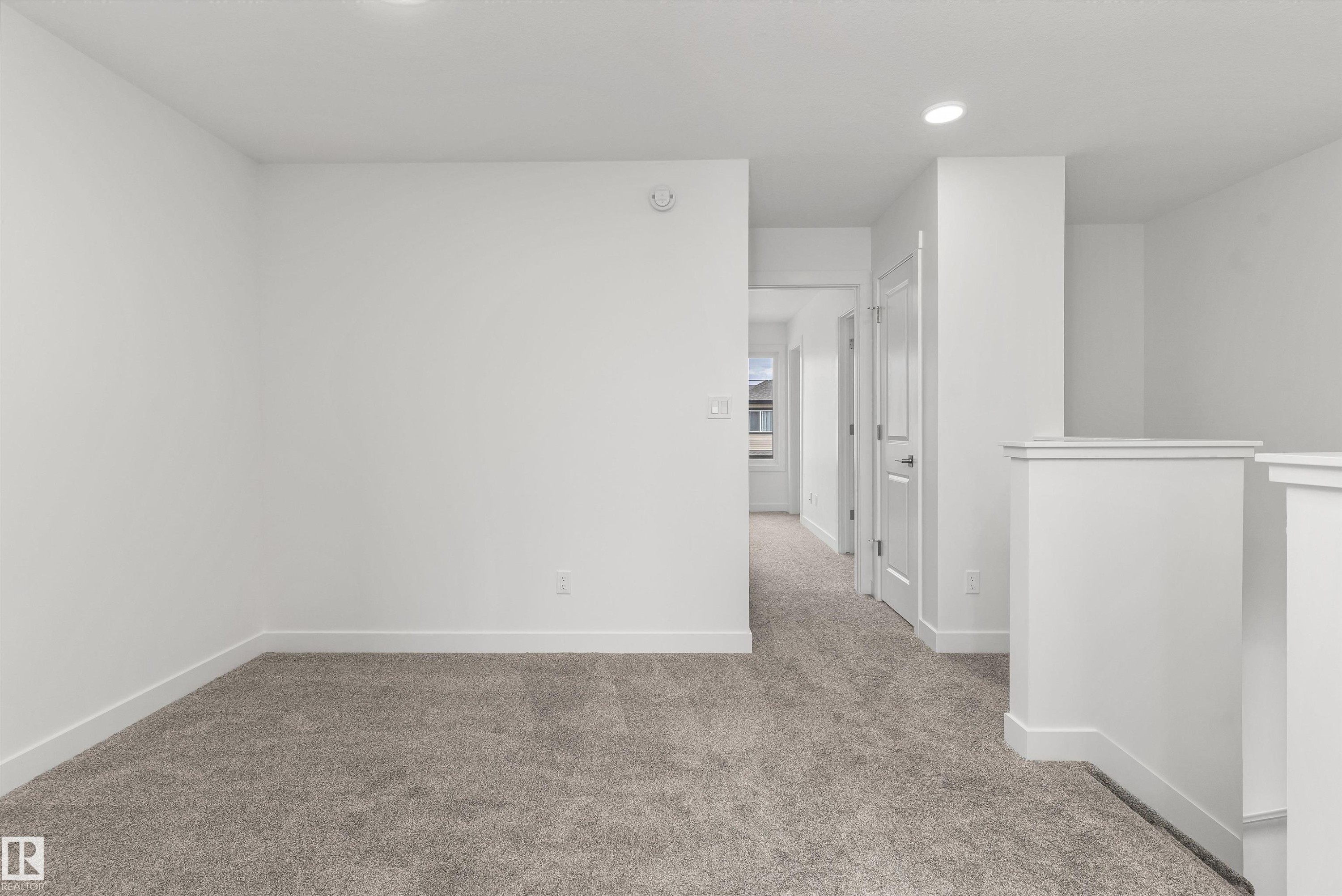 6265 175A Avenue Nw, Edmonton, AB - Indoor Photo Showing Other Room