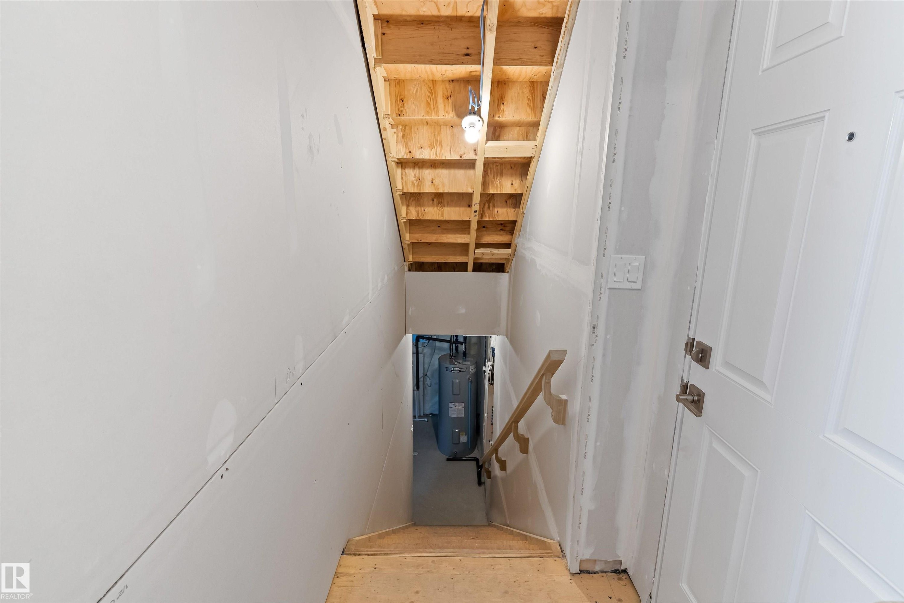 6265 175A Avenue Nw, Edmonton, AB - Indoor Photo Showing Other Room