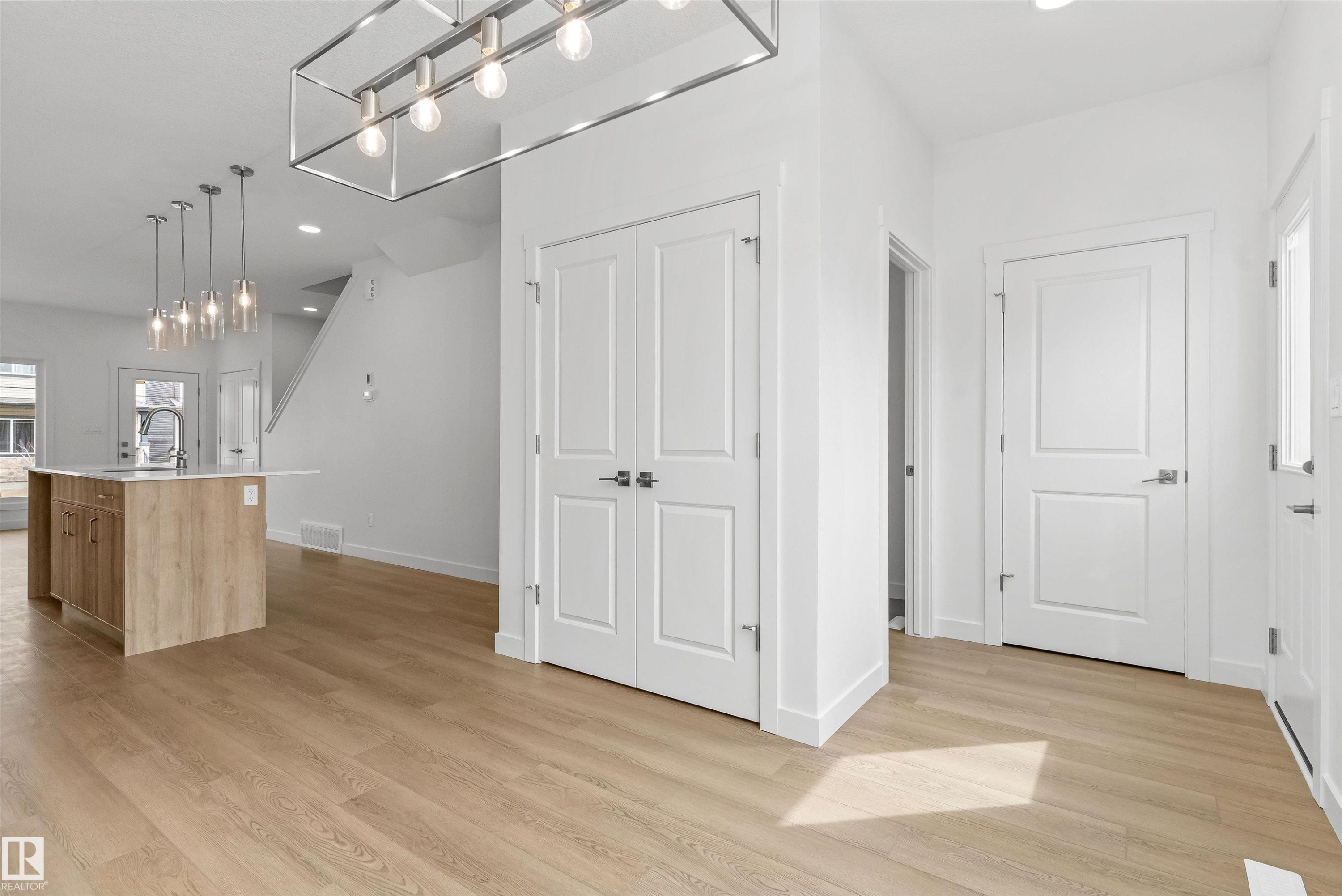 6265 175A Avenue Nw, Edmonton, AB - Indoor Photo Showing Other Room