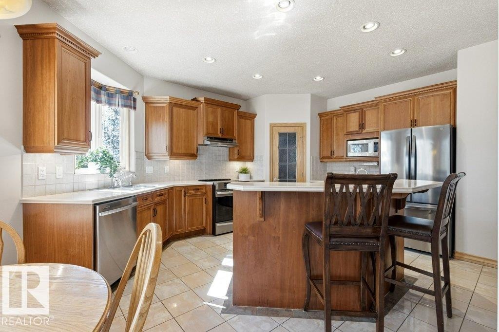 244 Wolf Willow Road, Edmonton, AB - Indoor