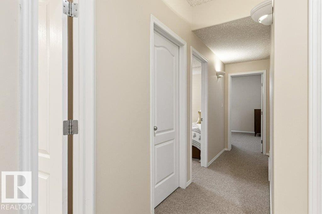 244 Wolf Willow Road, Edmonton, AB - Indoor Photo Showing Other Room