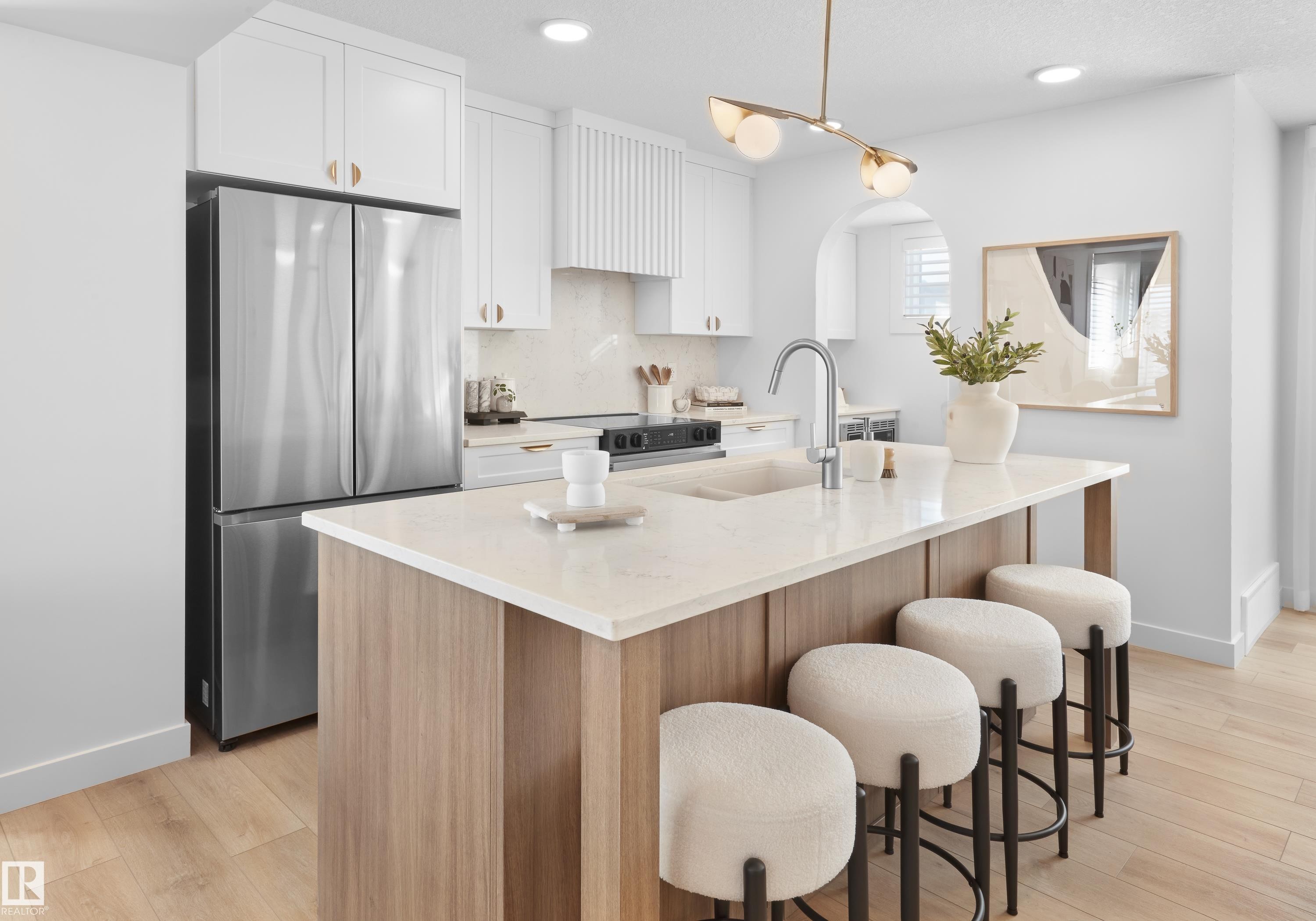 4149 Kinglet Drive, Edmonton, AB - Indoor Photo Showing Kitchen With Upgraded Kitchen