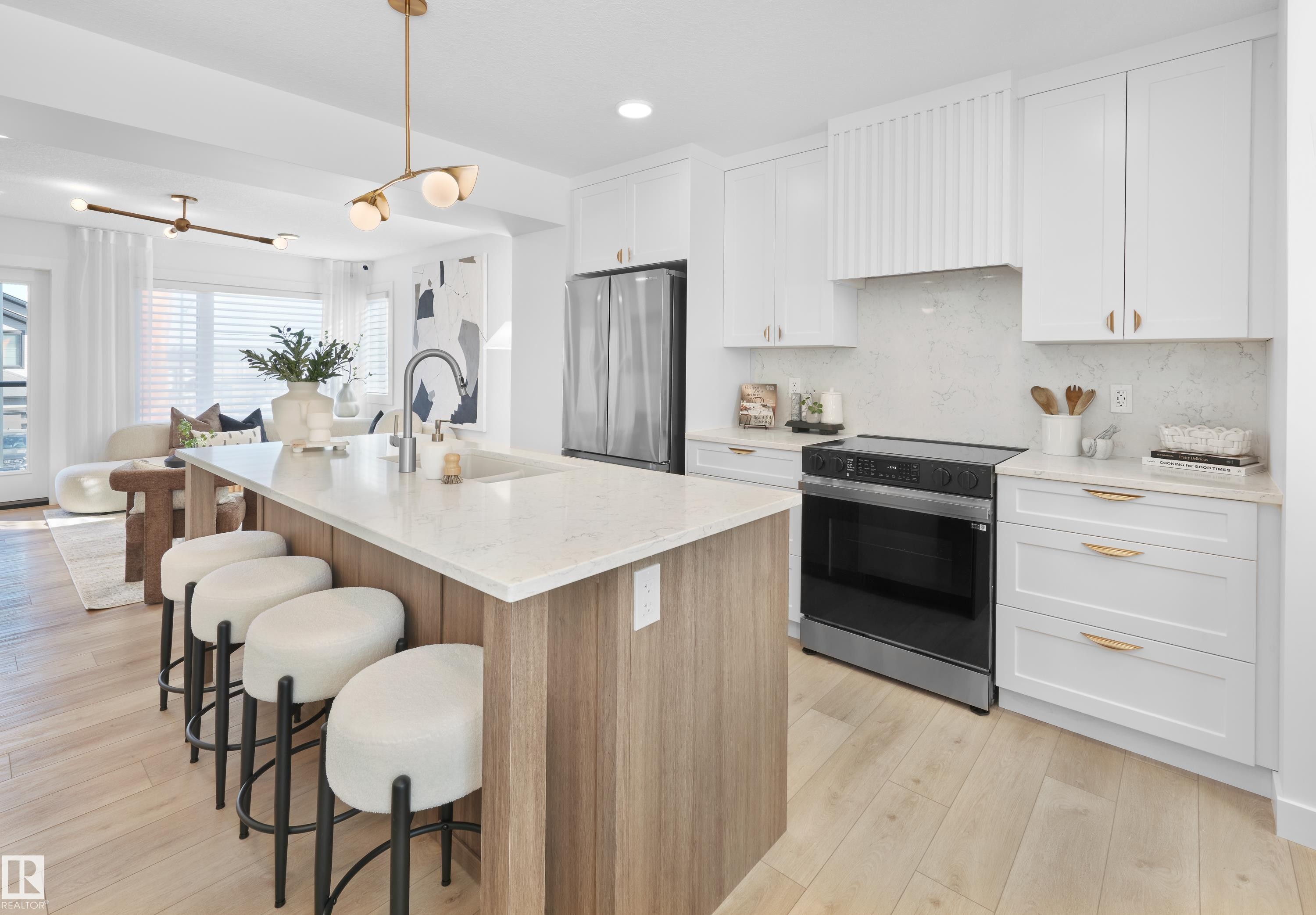 4149 Kinglet Drive, Edmonton, AB - Indoor Photo Showing Kitchen With Upgraded Kitchen
