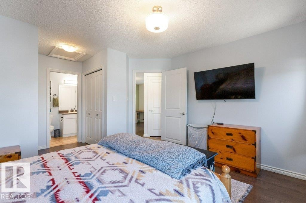21414 94A Avenue, Edmonton, AB - Indoor Photo Showing Bedroom