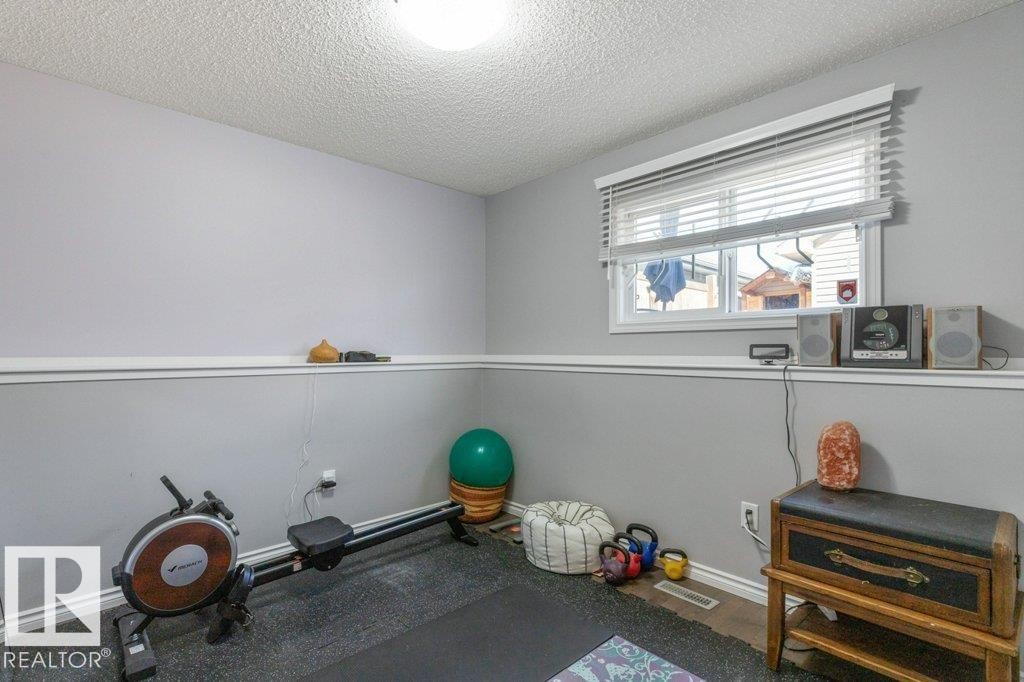 21414 94A Avenue, Edmonton, AB - Indoor Photo Showing Other Room
