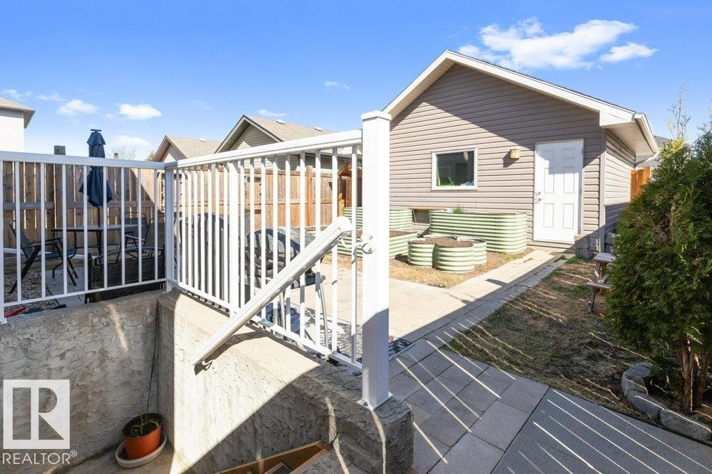21414 94A Avenue, Edmonton, AB - Outdoor