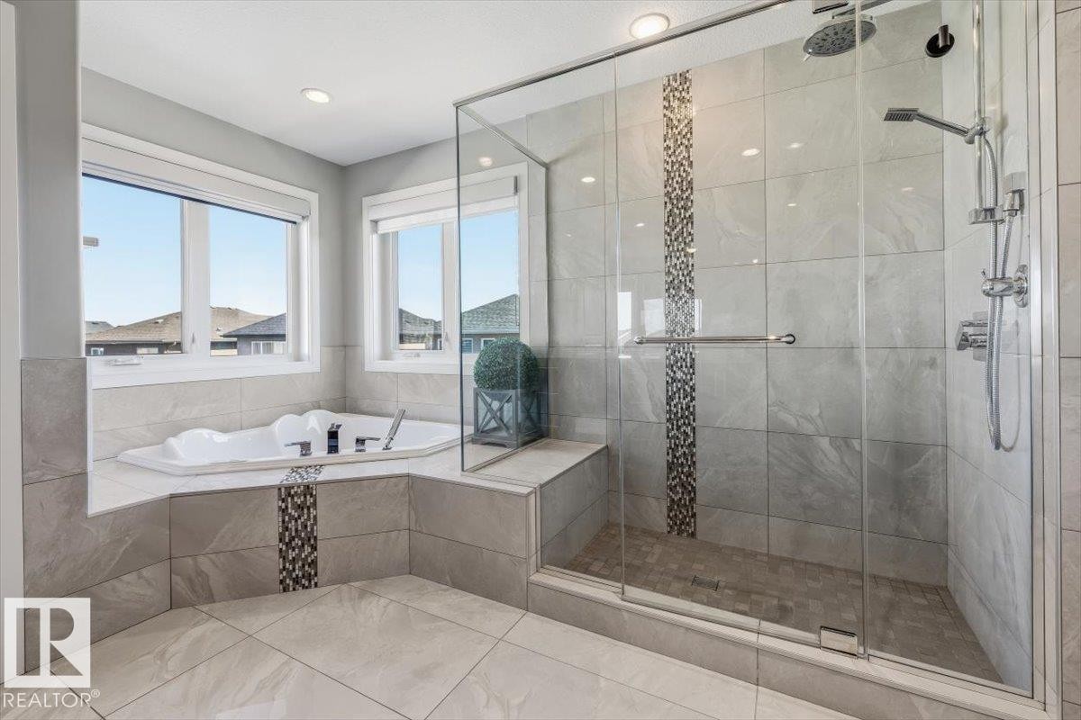 819 Albany Cove, Edmonton, AB - Indoor Photo Showing Bathroom