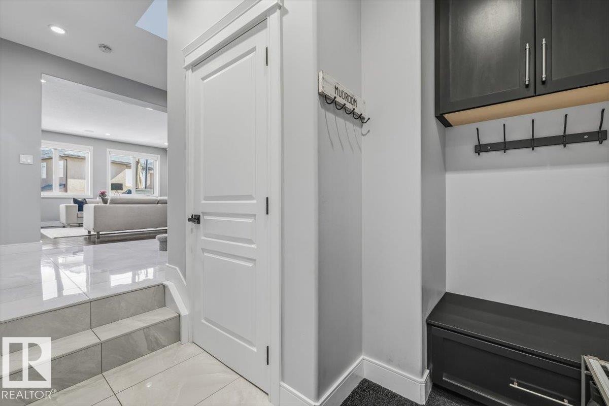 819 Albany Cove, Edmonton, AB - Indoor Photo Showing Other Room