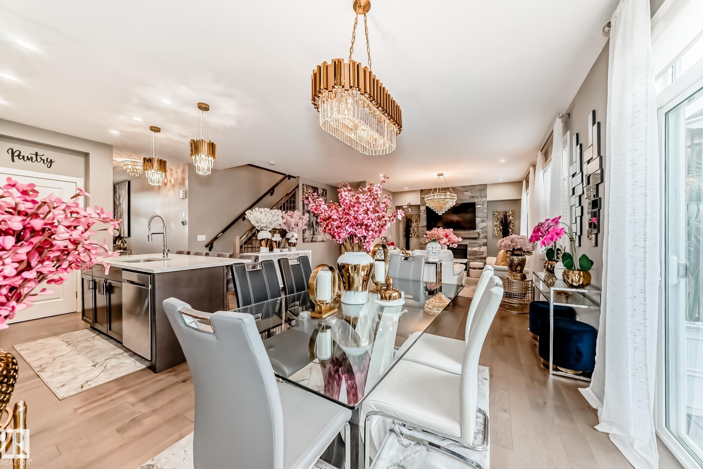 2012 200 Street, Edmonton, AB - Indoor Photo Showing Dining Room