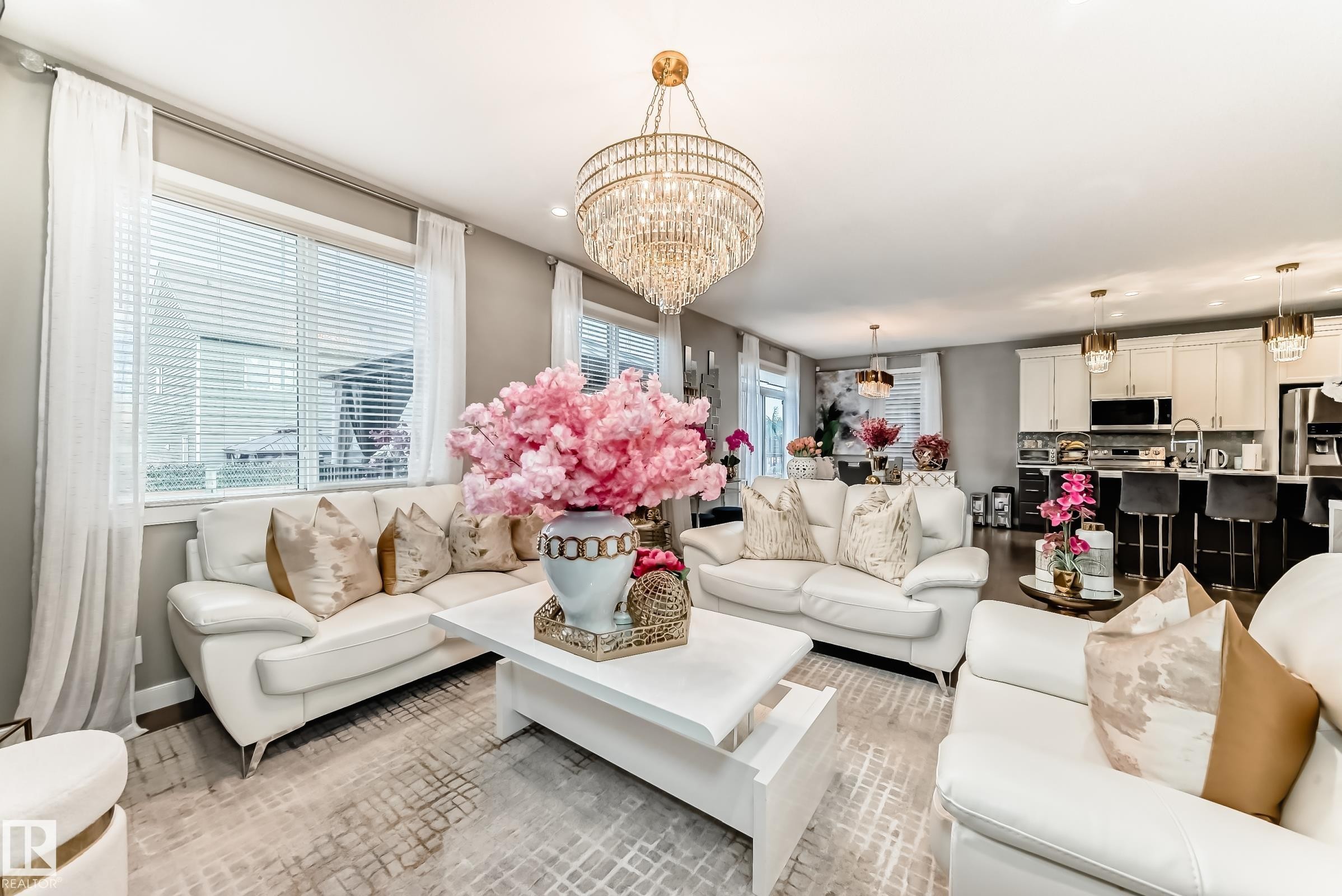 2012 200 Street, Edmonton, AB - Indoor Photo Showing Living Room
