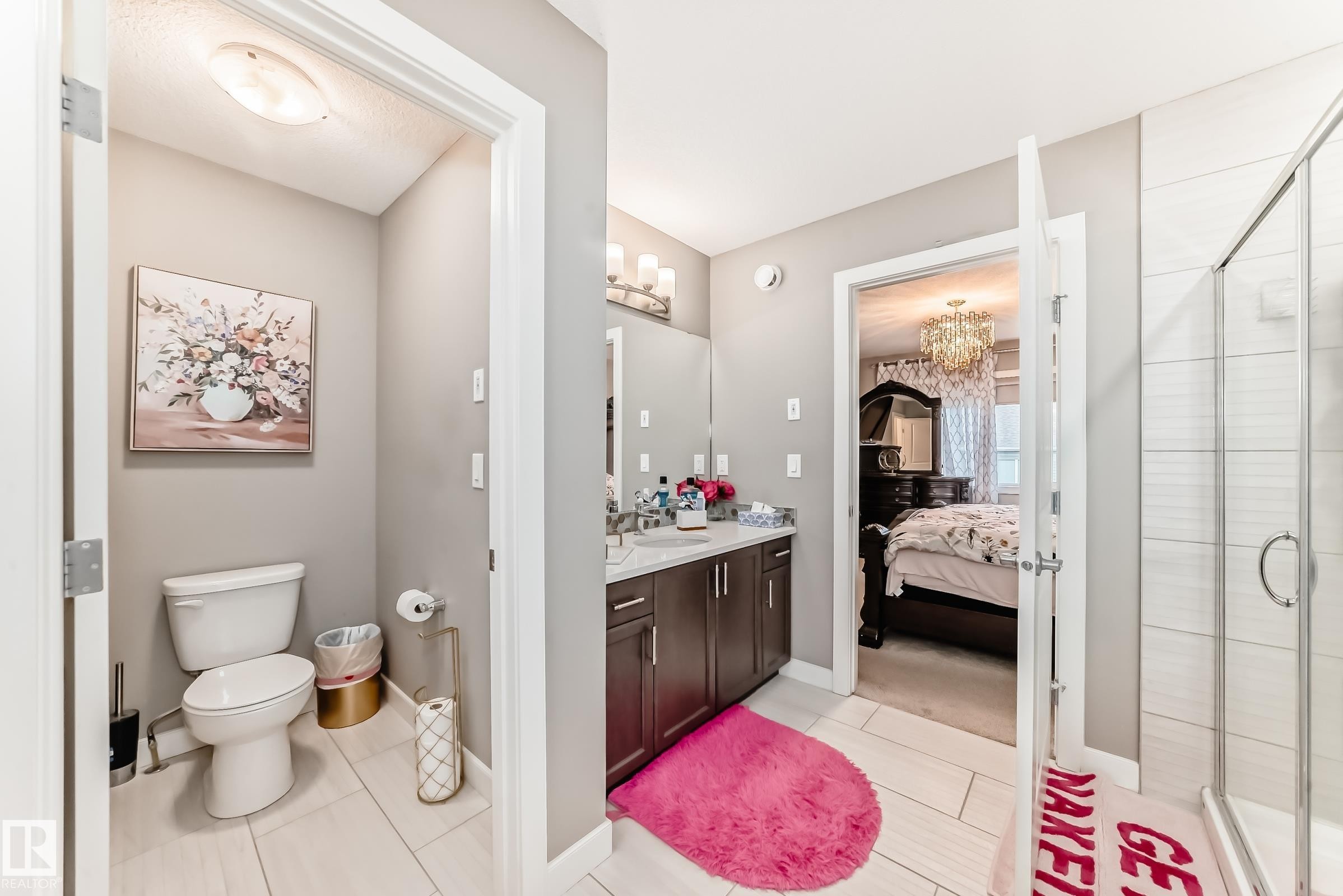 2012 200 Street, Edmonton, AB - Indoor Photo Showing Bathroom