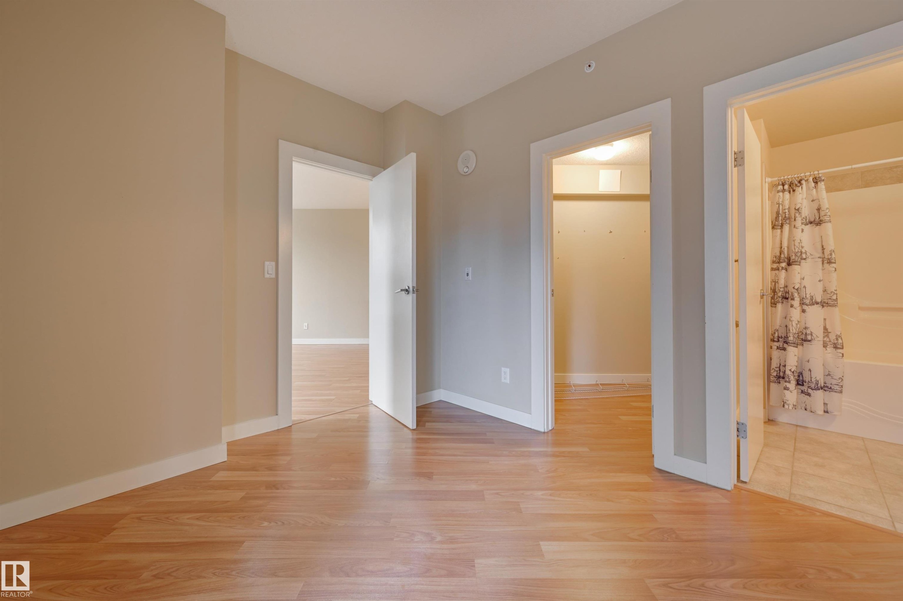 603 10136 104 Street, Edmonton, AB - Indoor Photo Showing Bathroom