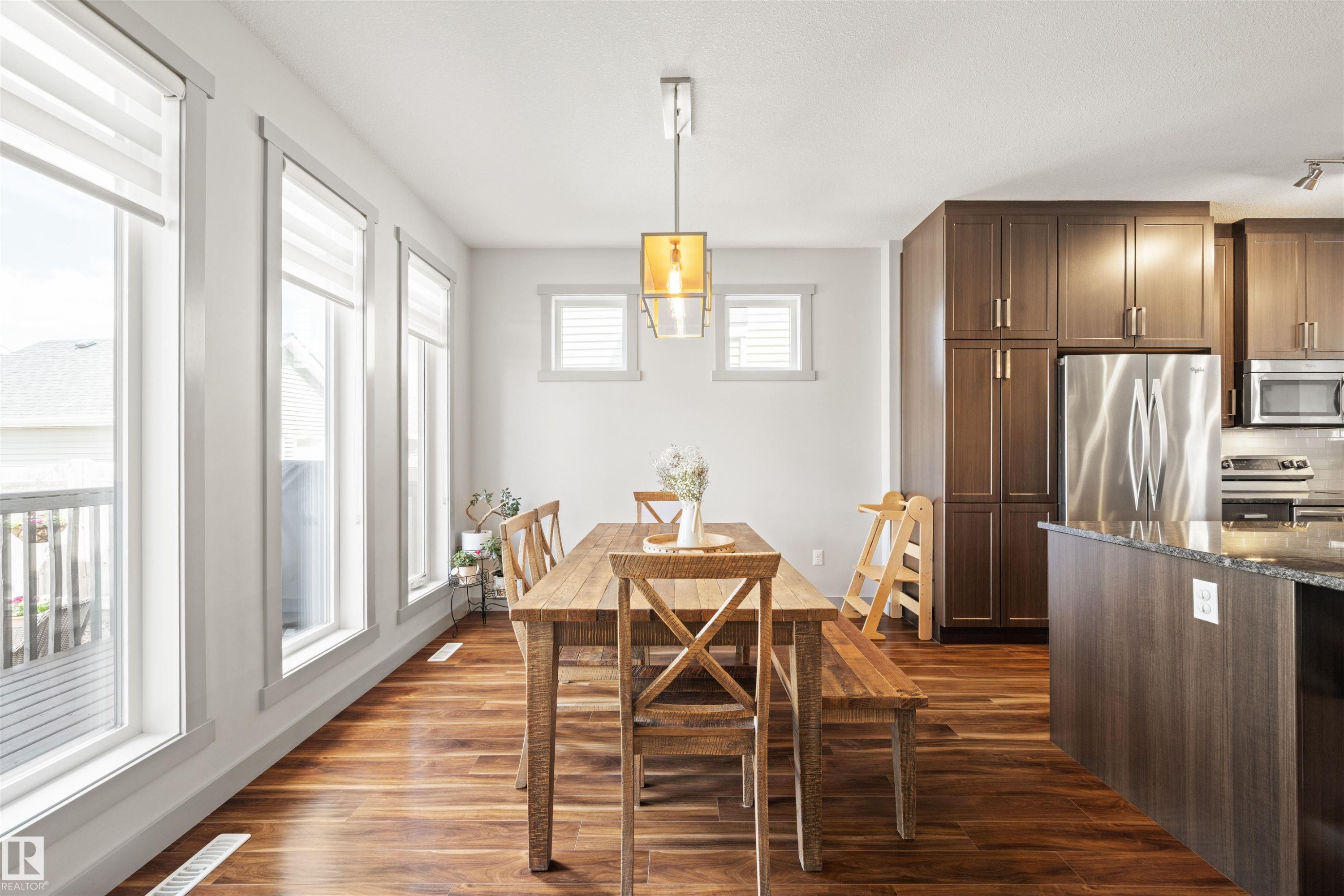 16460 15 Avenue, Edmonton, AB - Indoor Photo Showing Dining Room