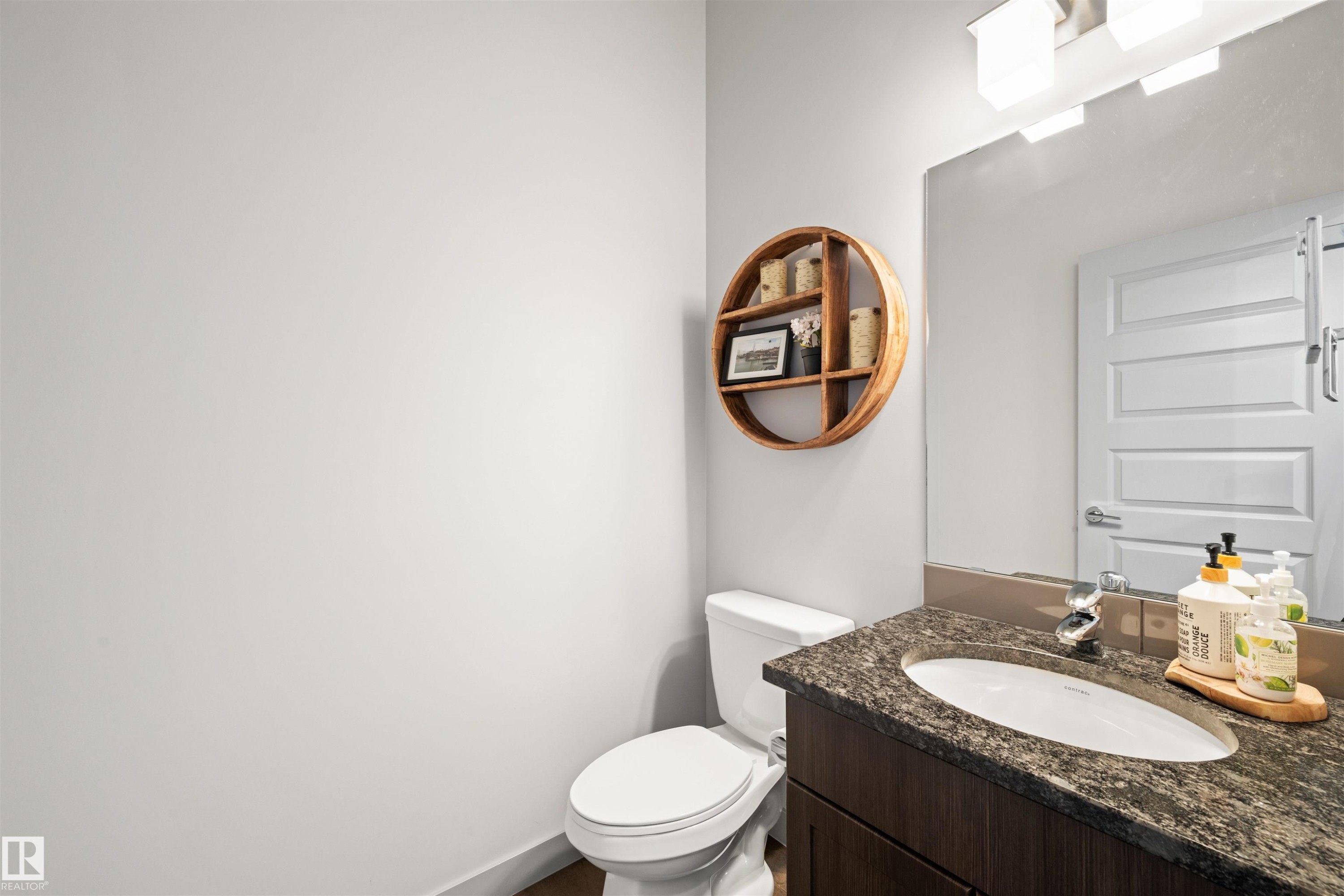 16460 15 Avenue, Edmonton, AB - Indoor Photo Showing Bathroom