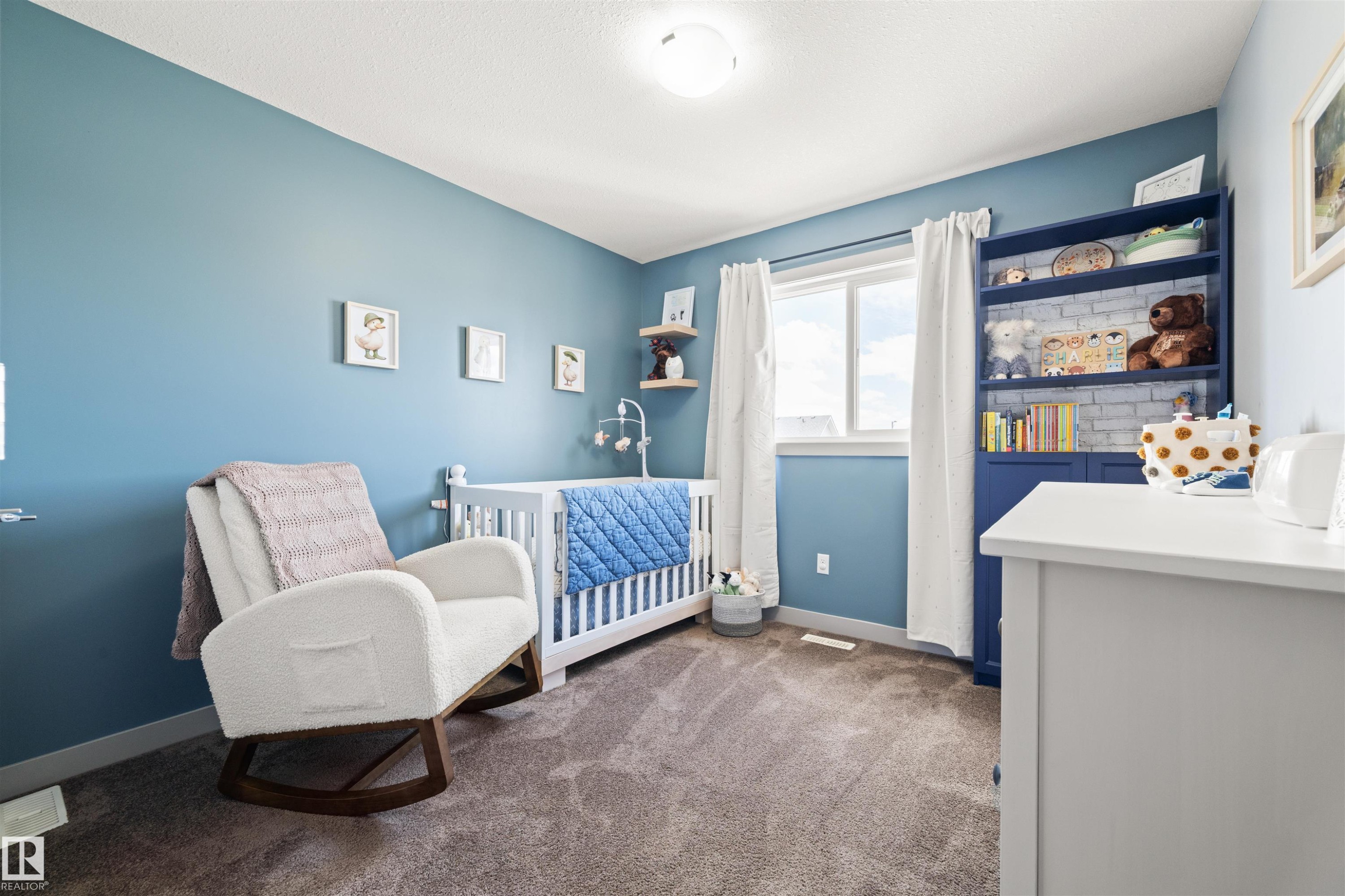 16460 15 Avenue, Edmonton, AB - Indoor Photo Showing Bedroom