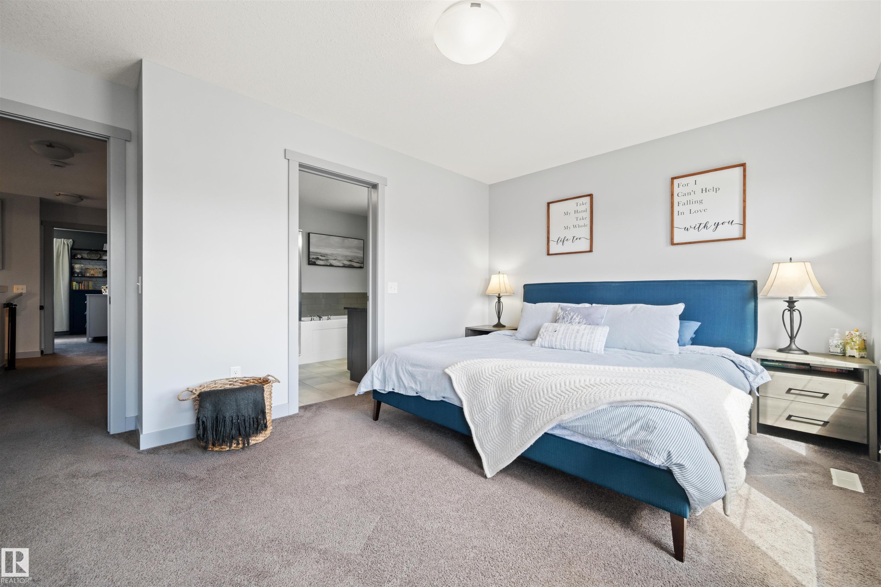 16460 15 Avenue, Edmonton, AB - Indoor Photo Showing Bedroom