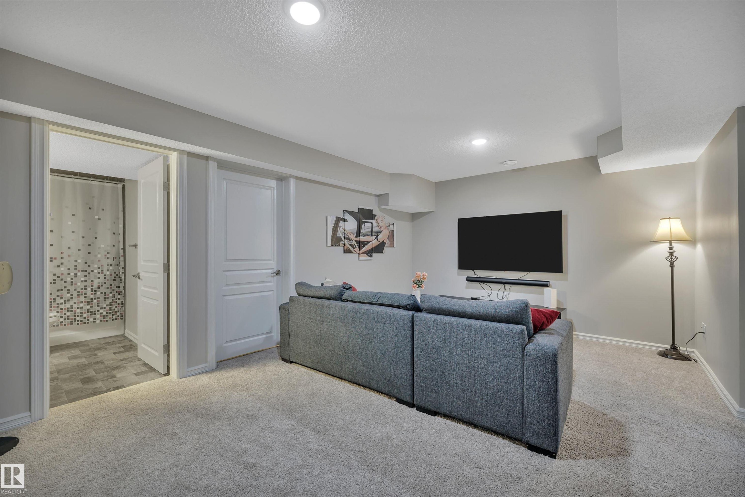 22220 88 Avenue, Edmonton, AB - Indoor