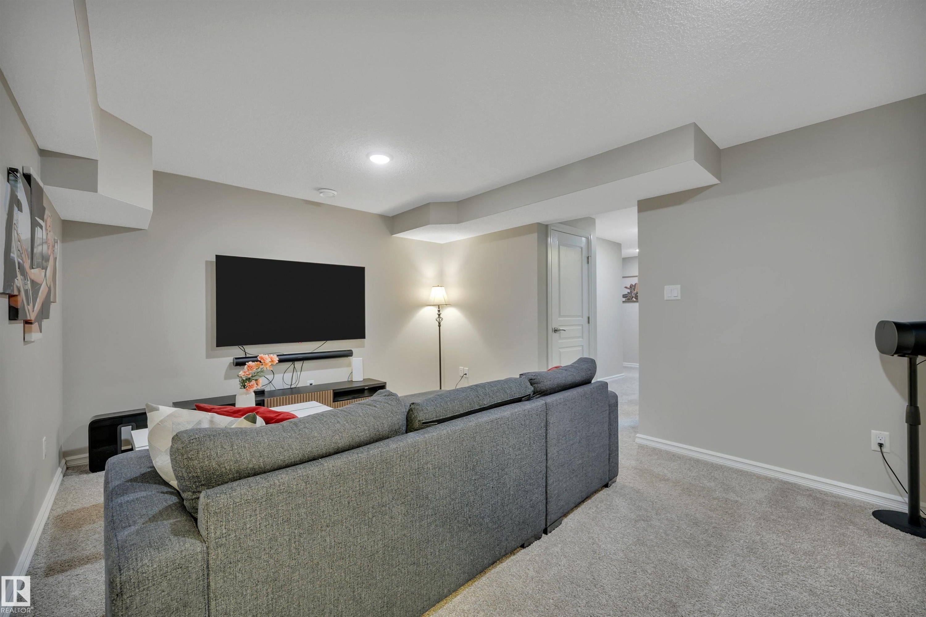 22220 88 Avenue, Edmonton, AB - Indoor