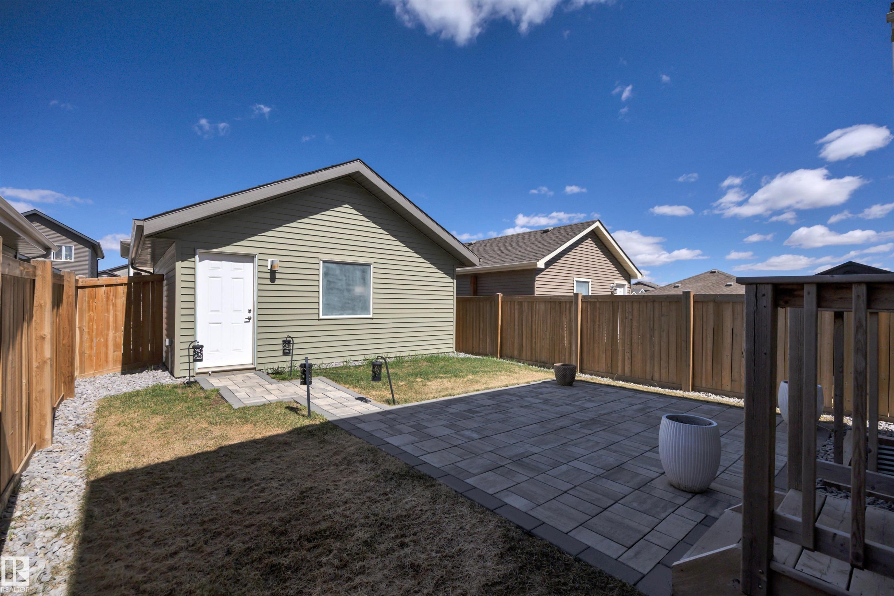 22220 88 Avenue, Edmonton, AB - Outdoor