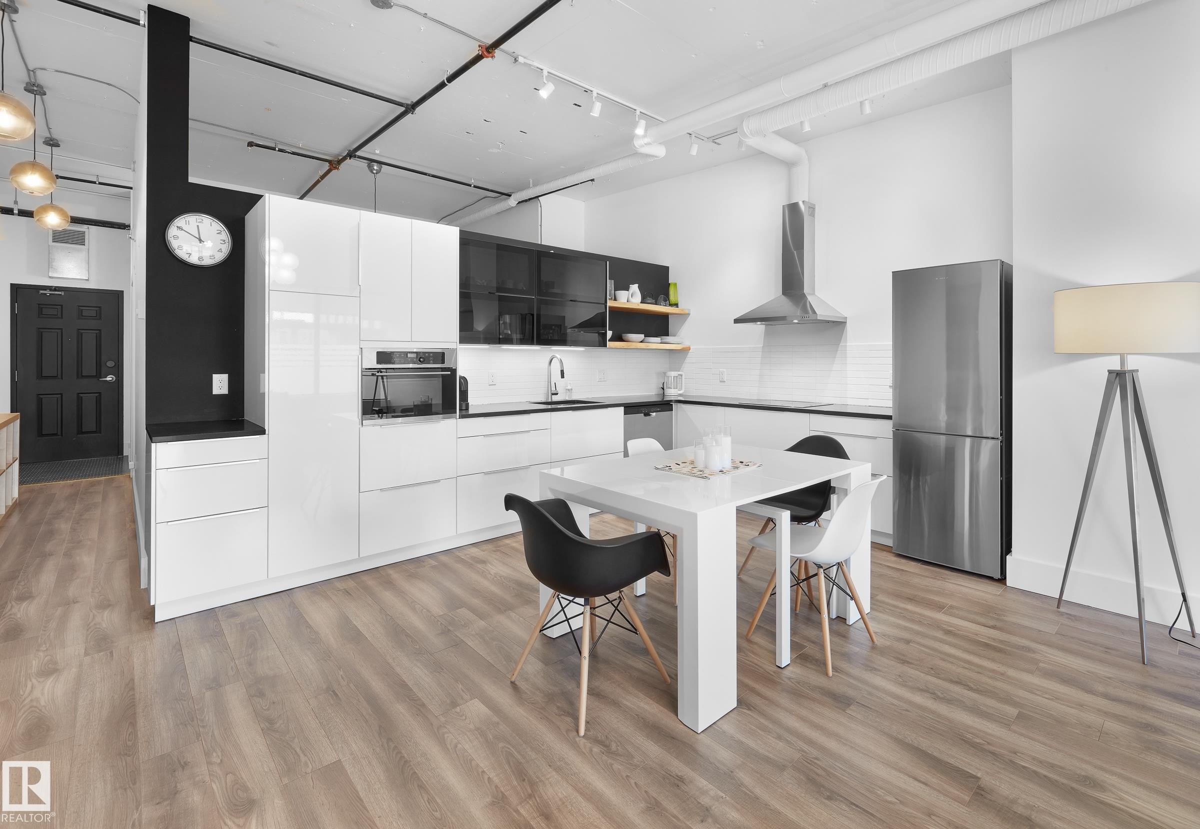 210 10024 Jasper Avenue, Edmonton, AB