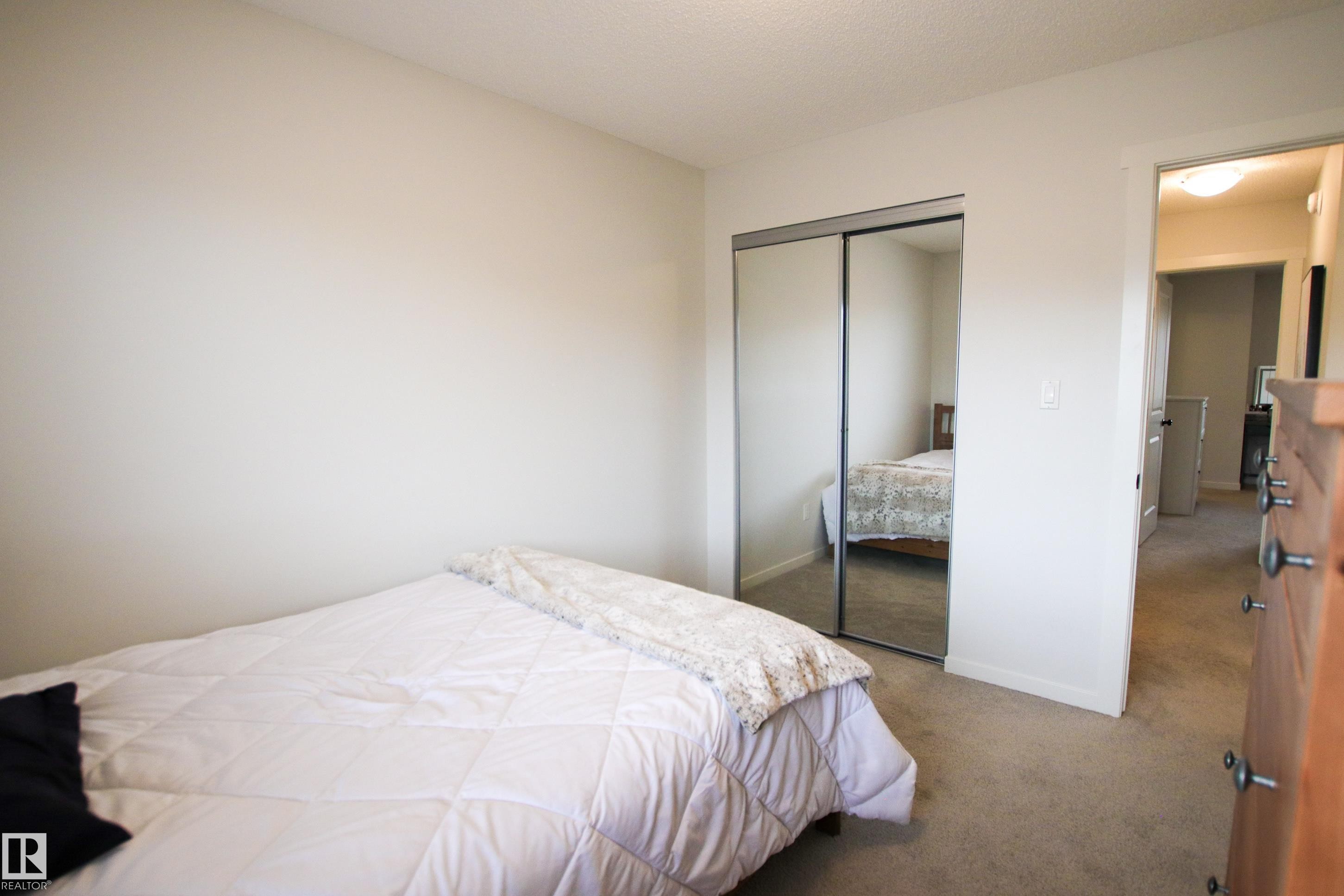 2509 14 Avenue, Edmonton, AB - Indoor Photo Showing Bedroom