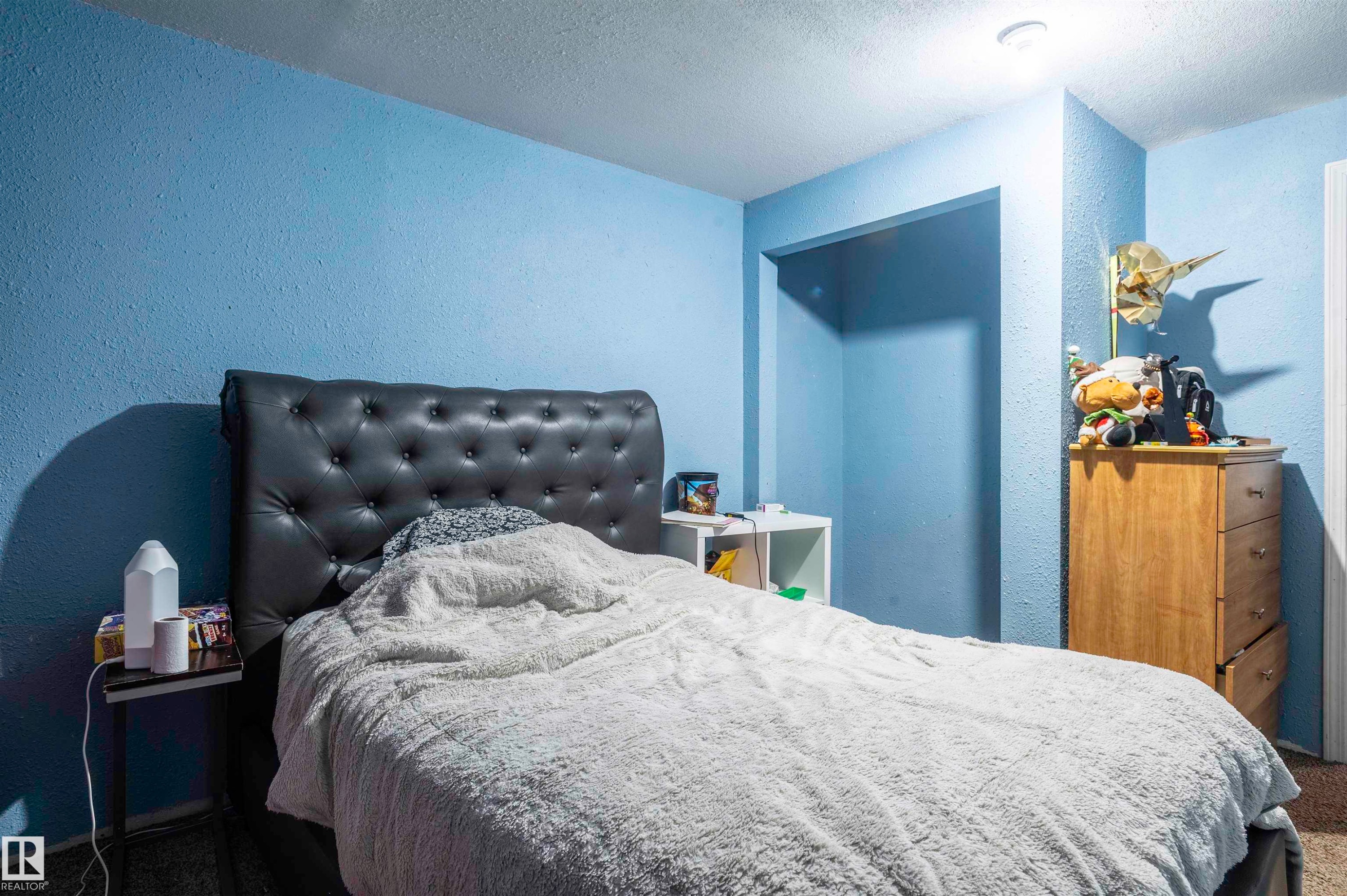34 Abbey Crescent, St. Albert, AB - Indoor Photo Showing Bedroom