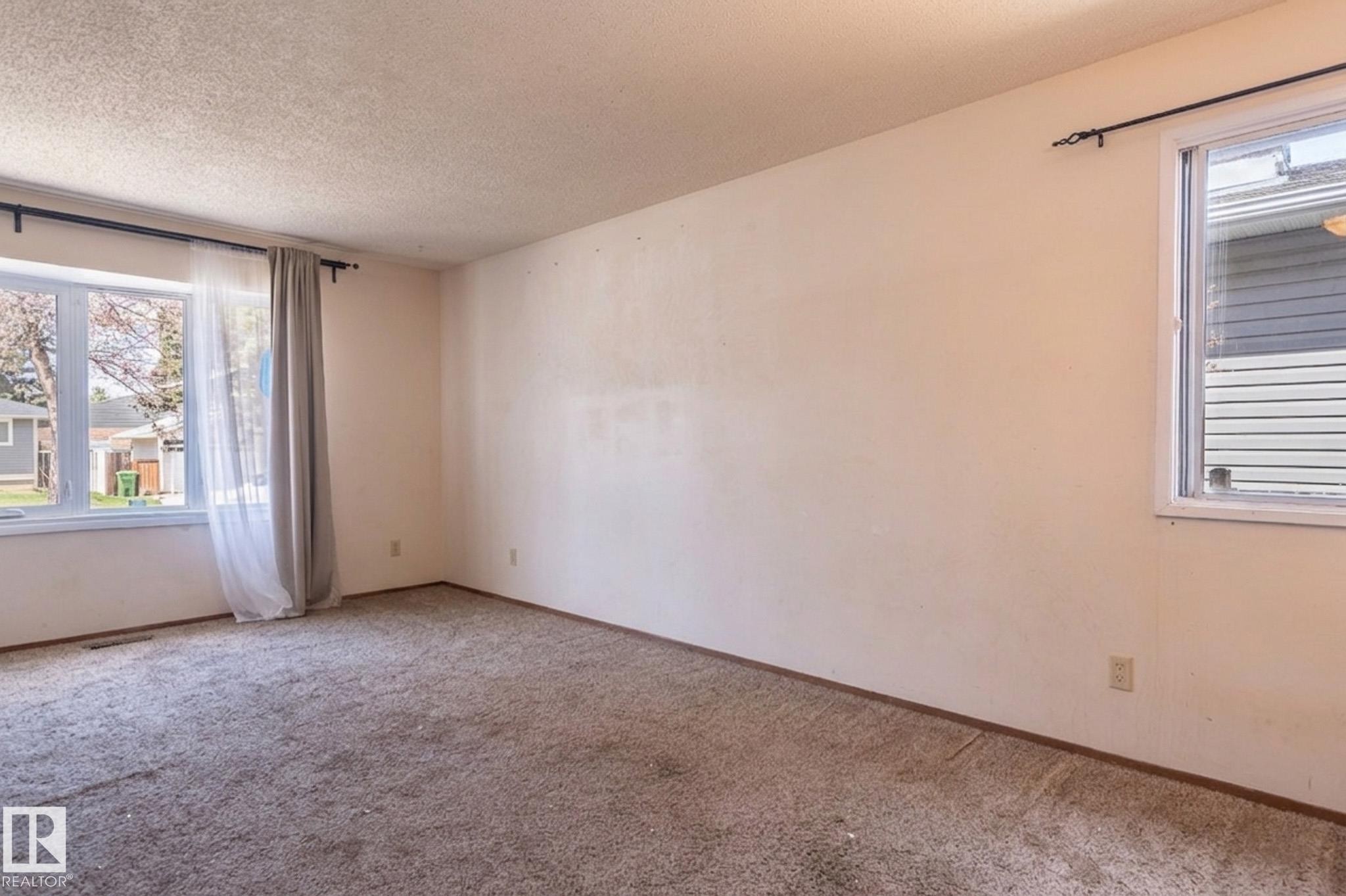 34 Abbey Crescent, St. Albert, AB - Indoor Photo Showing Other Room