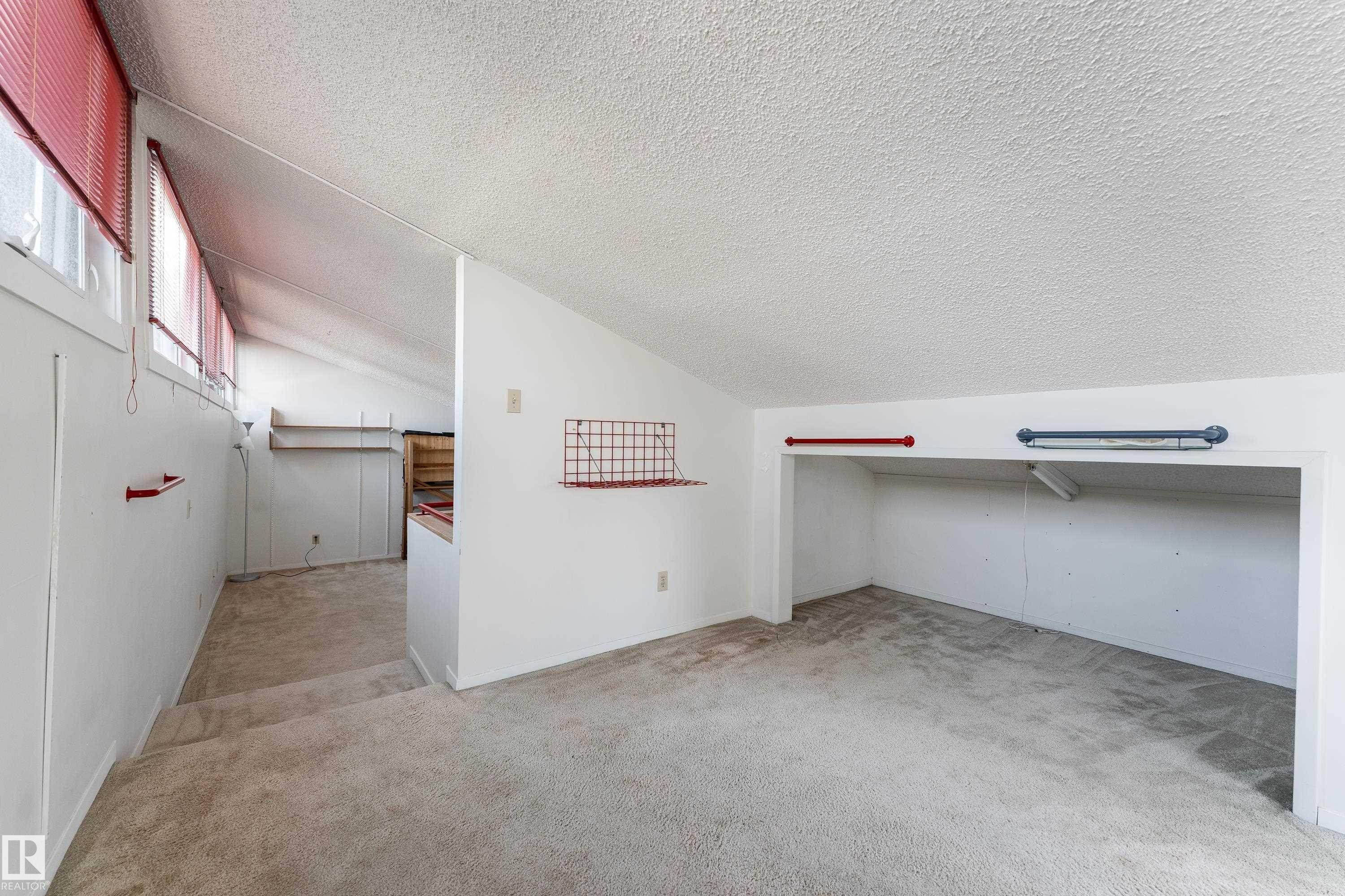 11120 83 Avenue, Edmonton, AB - Indoor Photo Showing Other Room