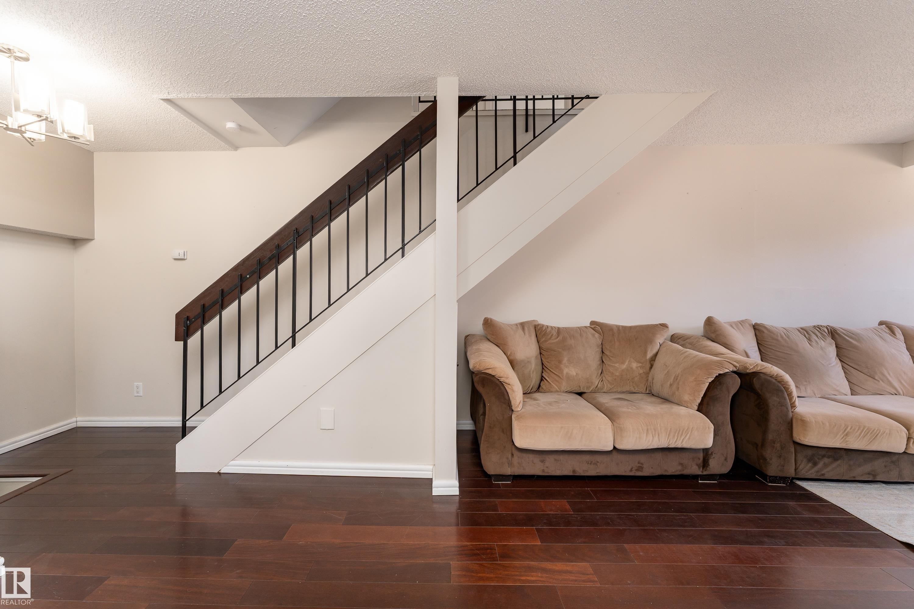 11120 83 Avenue, Edmonton, AB - Indoor