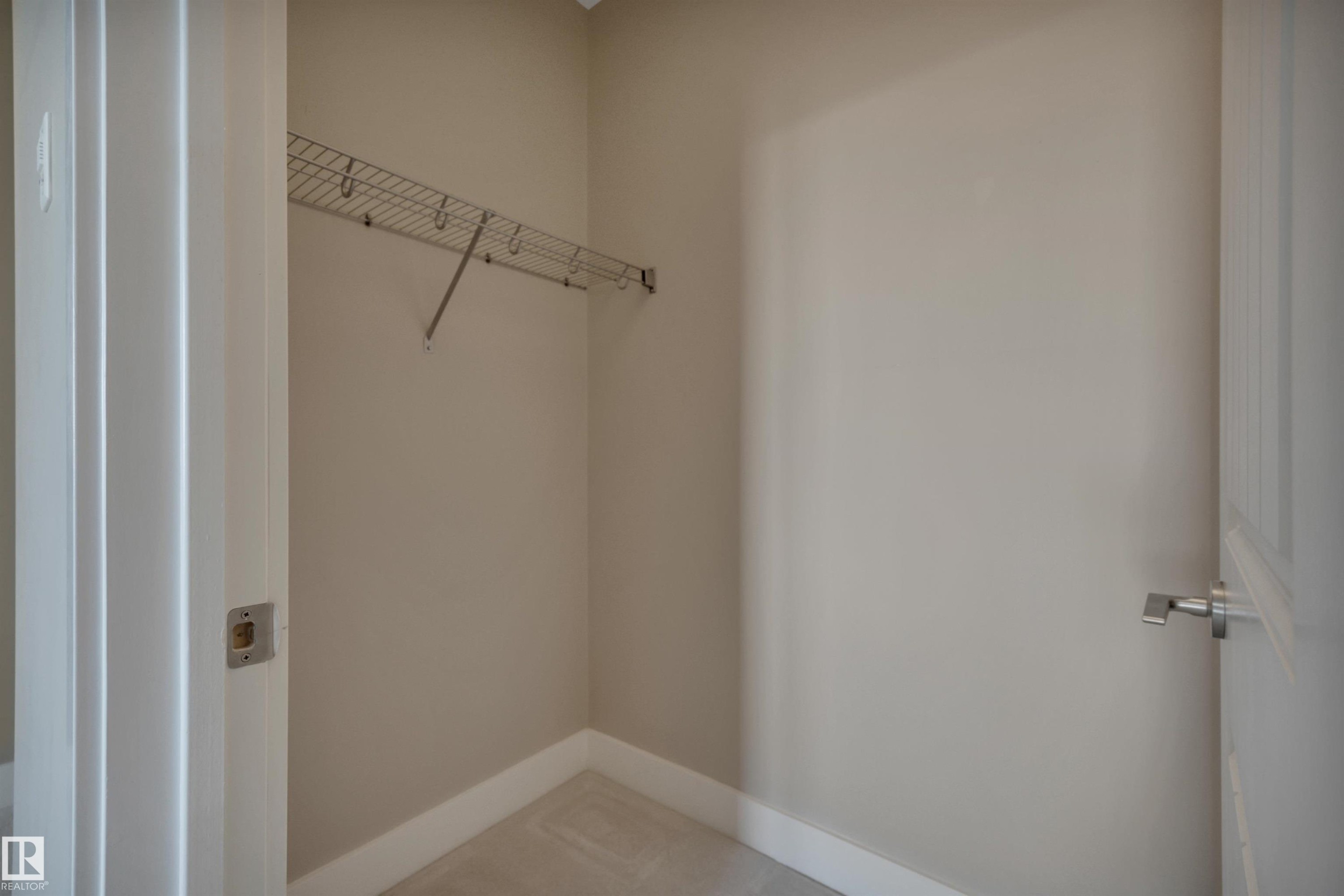243 6079 Maynard Way, Edmonton, AB - Indoor