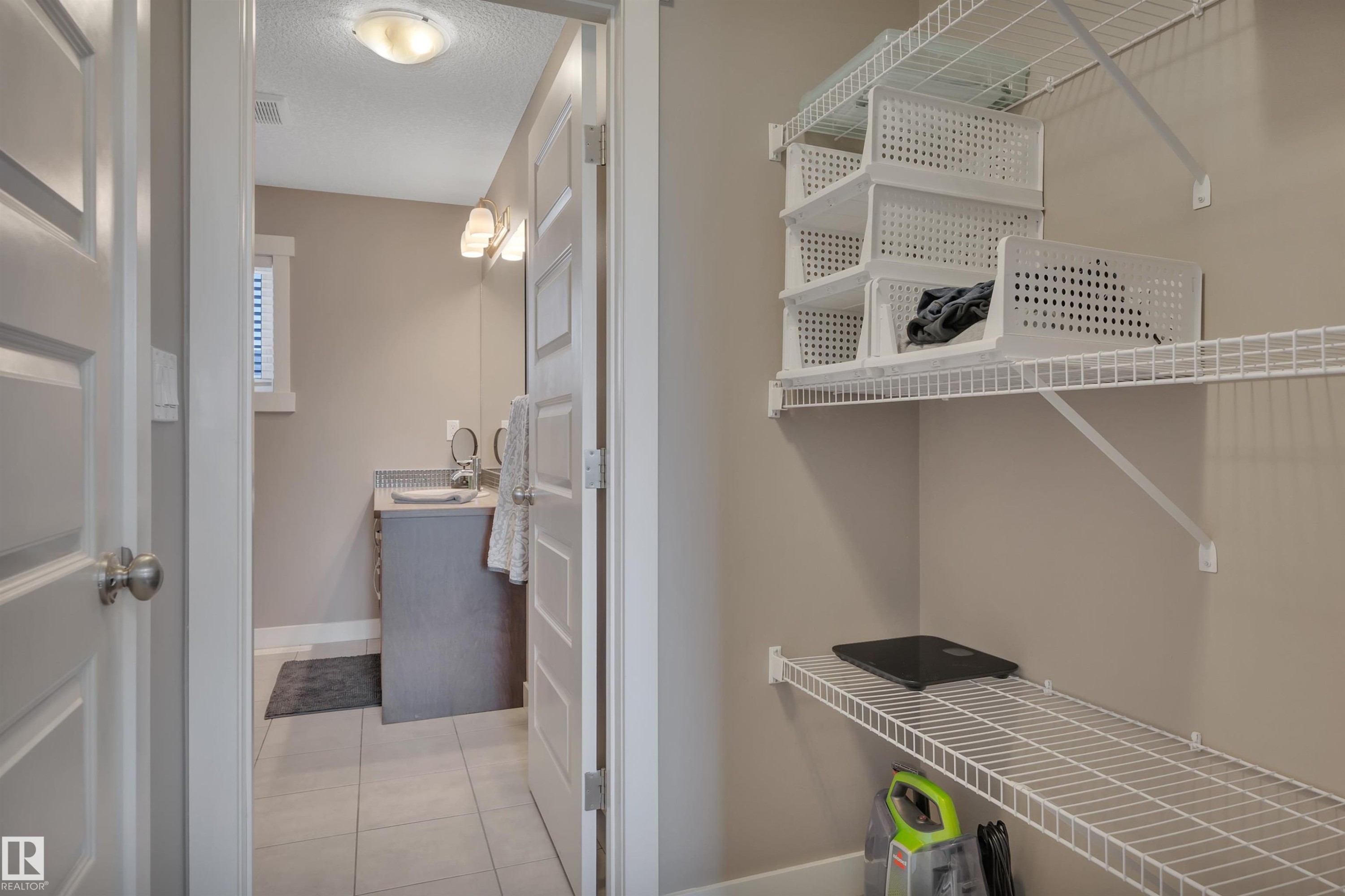 309 401 Southfork Drive, Leduc, AB - Indoor With Storage