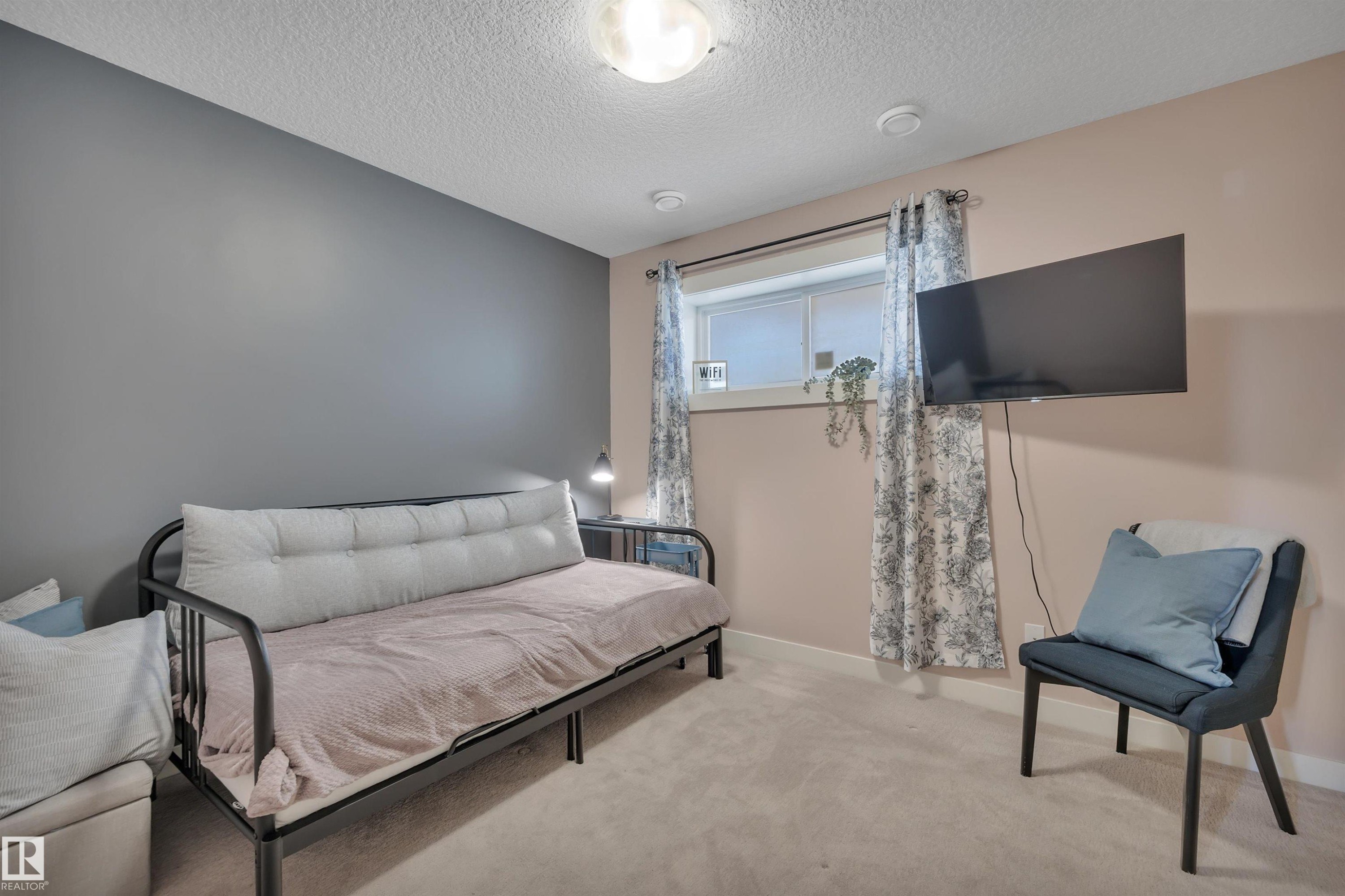 309 401 Southfork Drive, Leduc, AB - Indoor Photo Showing Bedroom