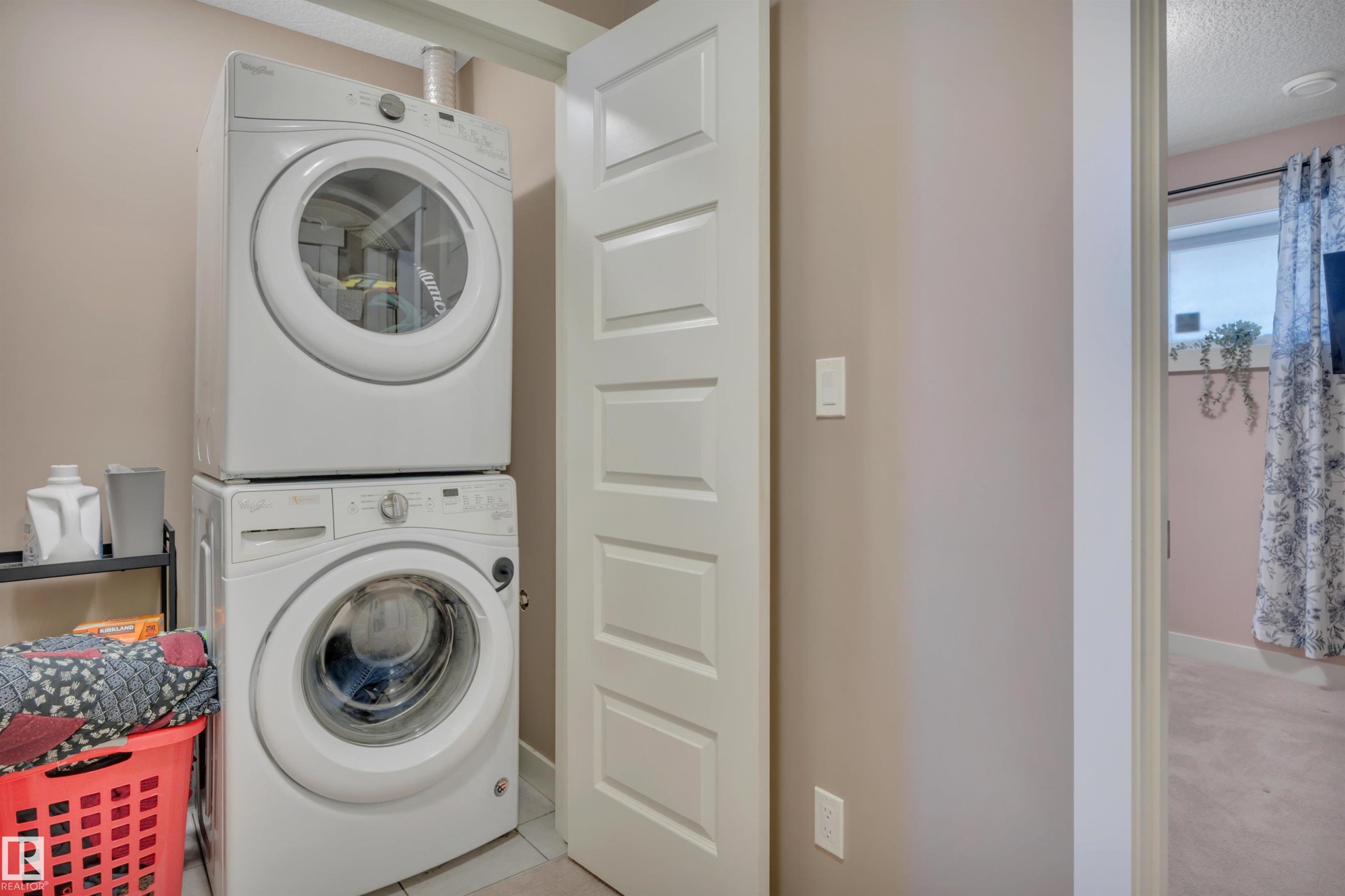 309 401 Southfork Drive, Leduc, AB - Indoor Photo Showing Laundry Room