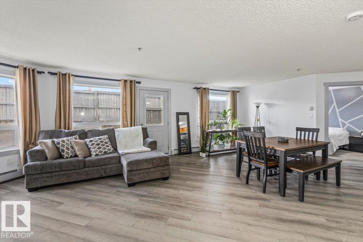 1110 330 Clareview Station Drive, Edmonton, AB - Indoor Photo Showing Living Room