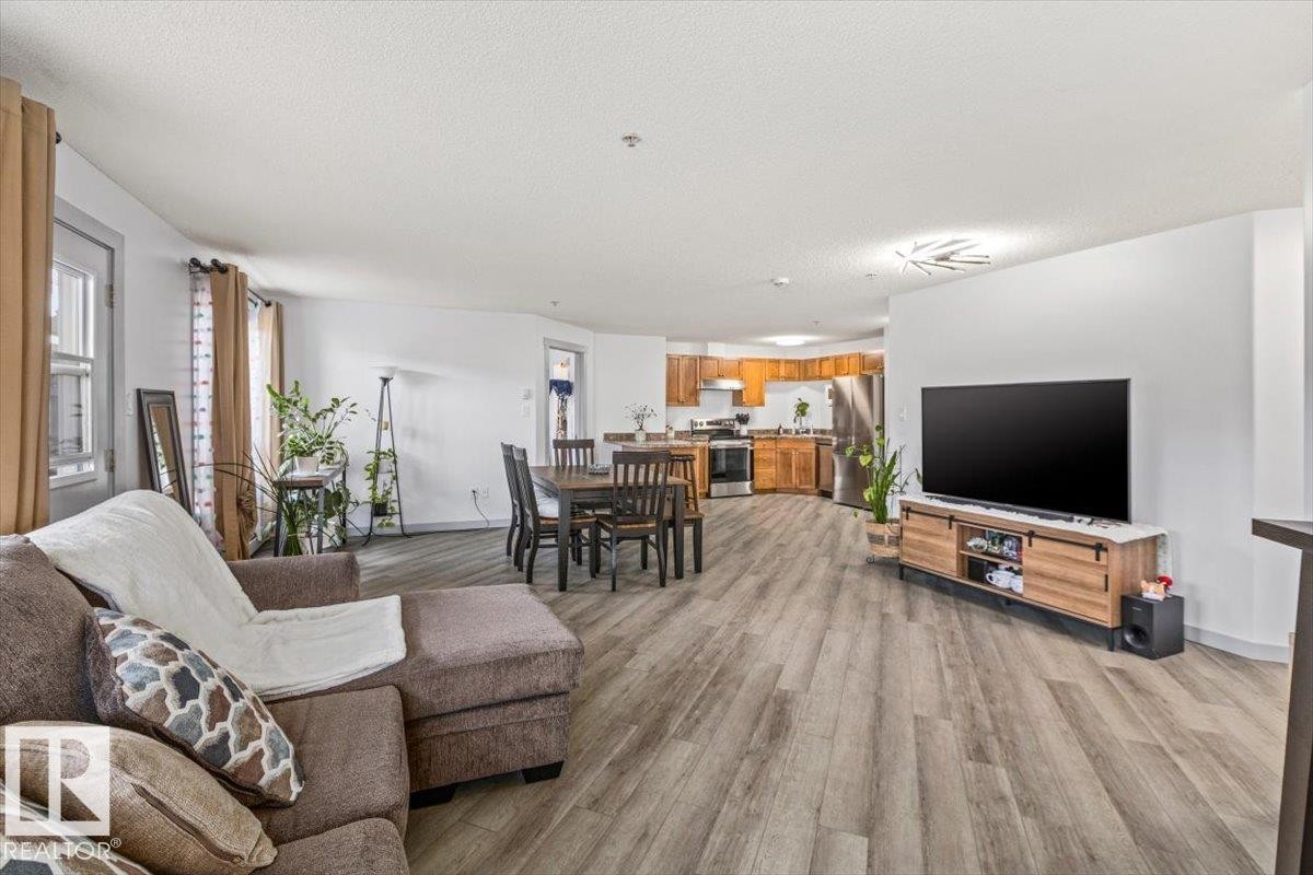 1110 330 Clareview Station Drive, Edmonton, AB - Indoor Photo Showing Living Room