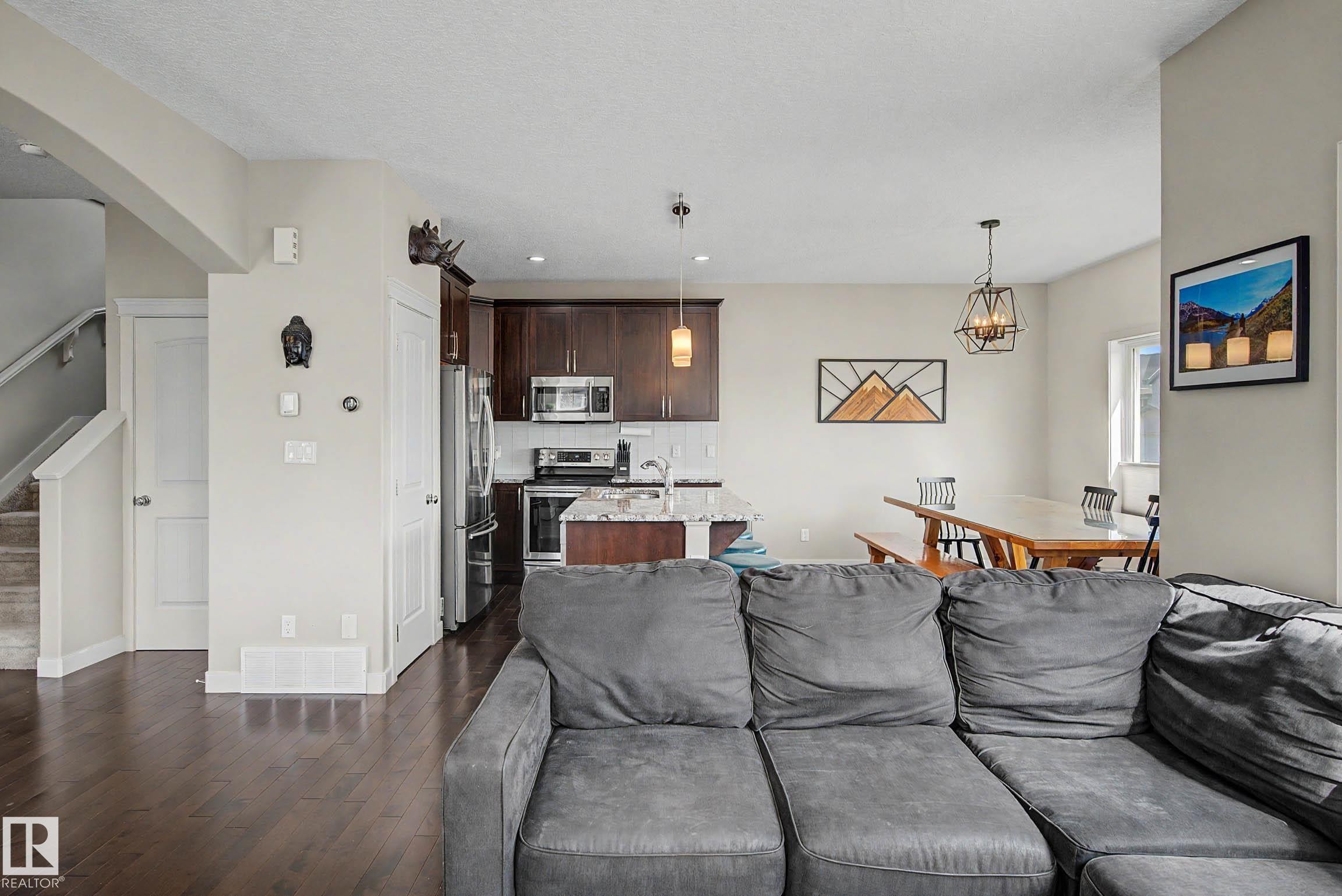 9483 227 Street, Edmonton, AB - Indoor Photo Showing Living Room